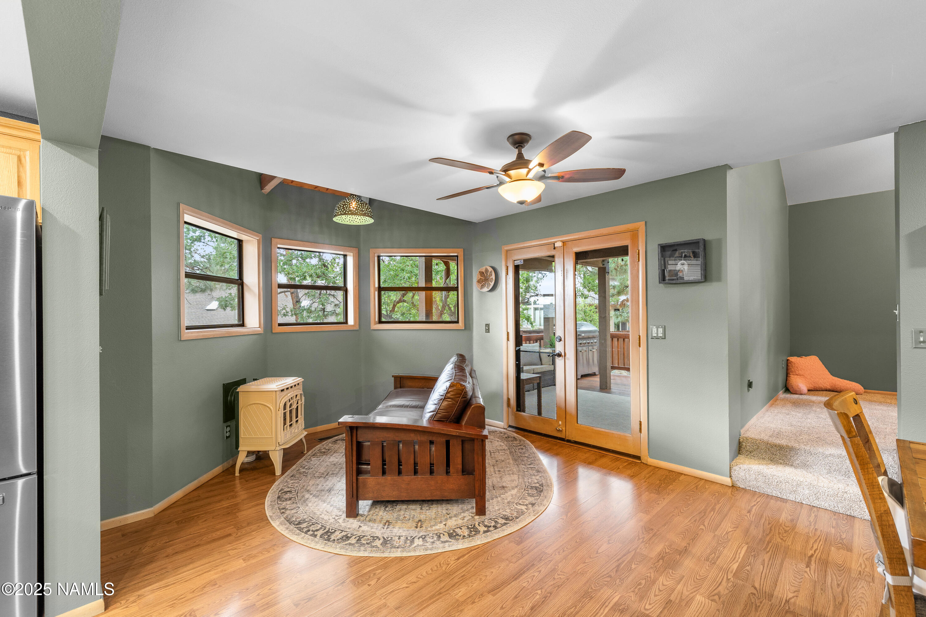 3831 Woodridge Way