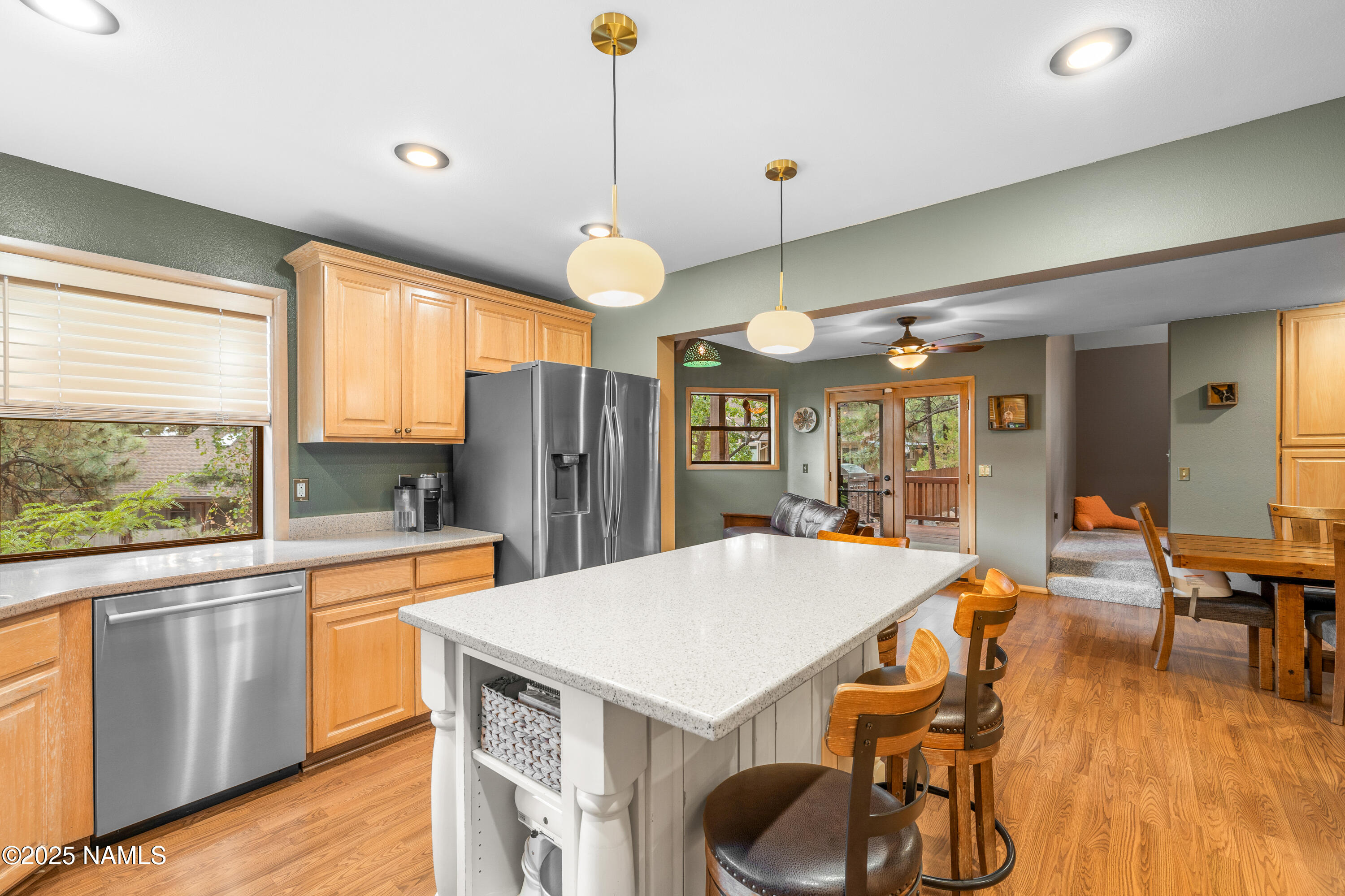 3831 Woodridge Way