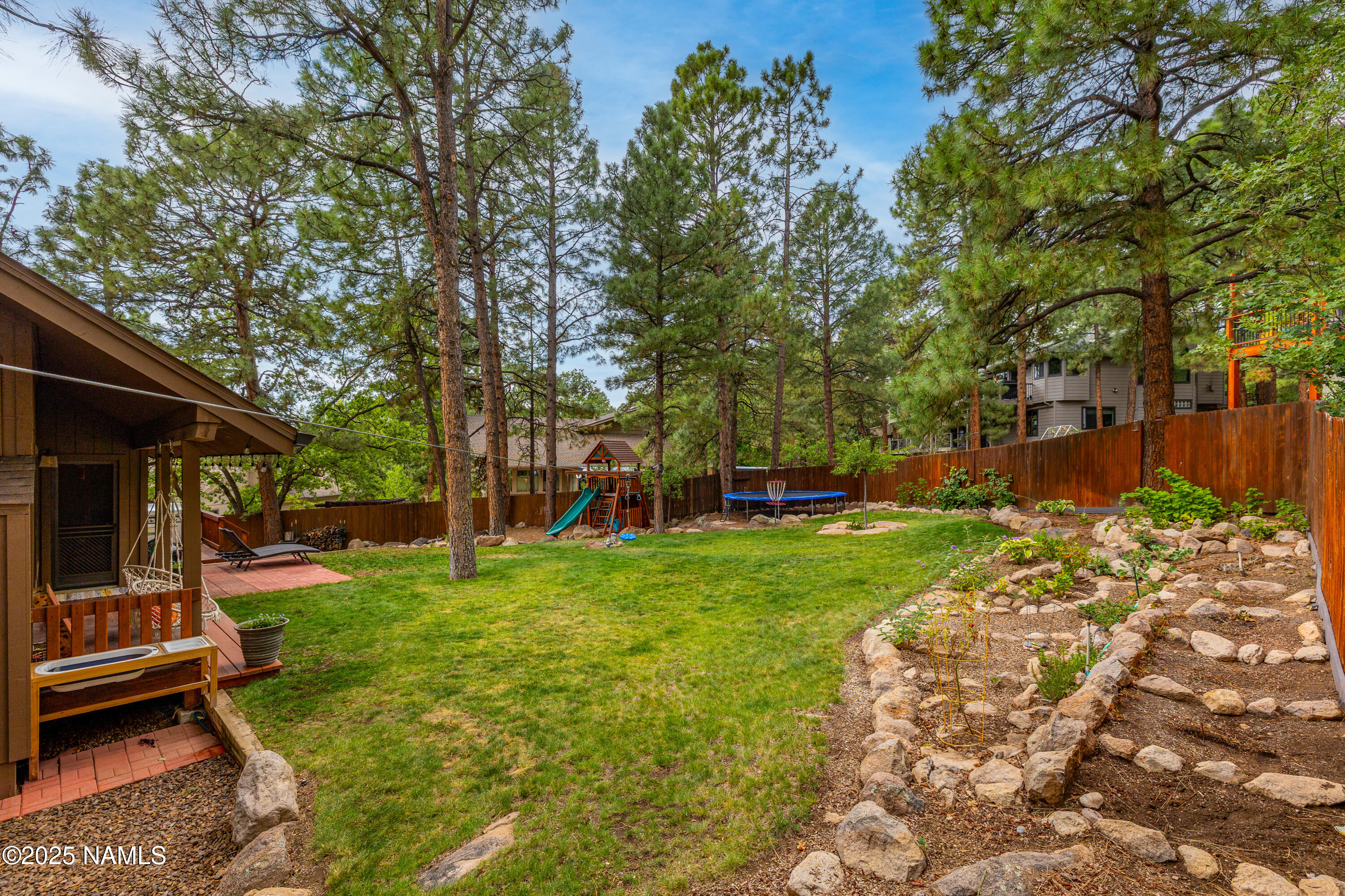 3831 Woodridge Way