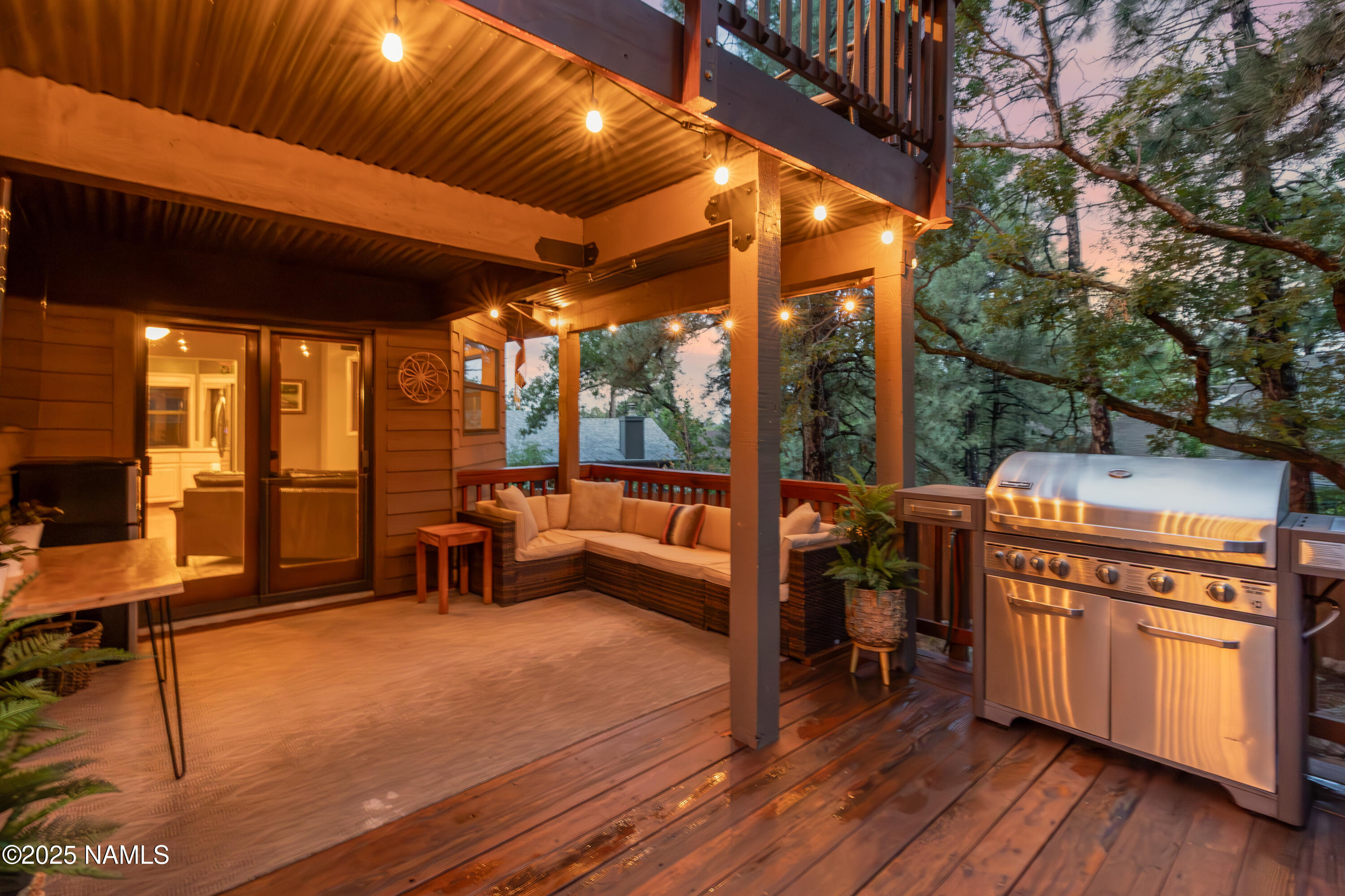 3831 Woodridge Way