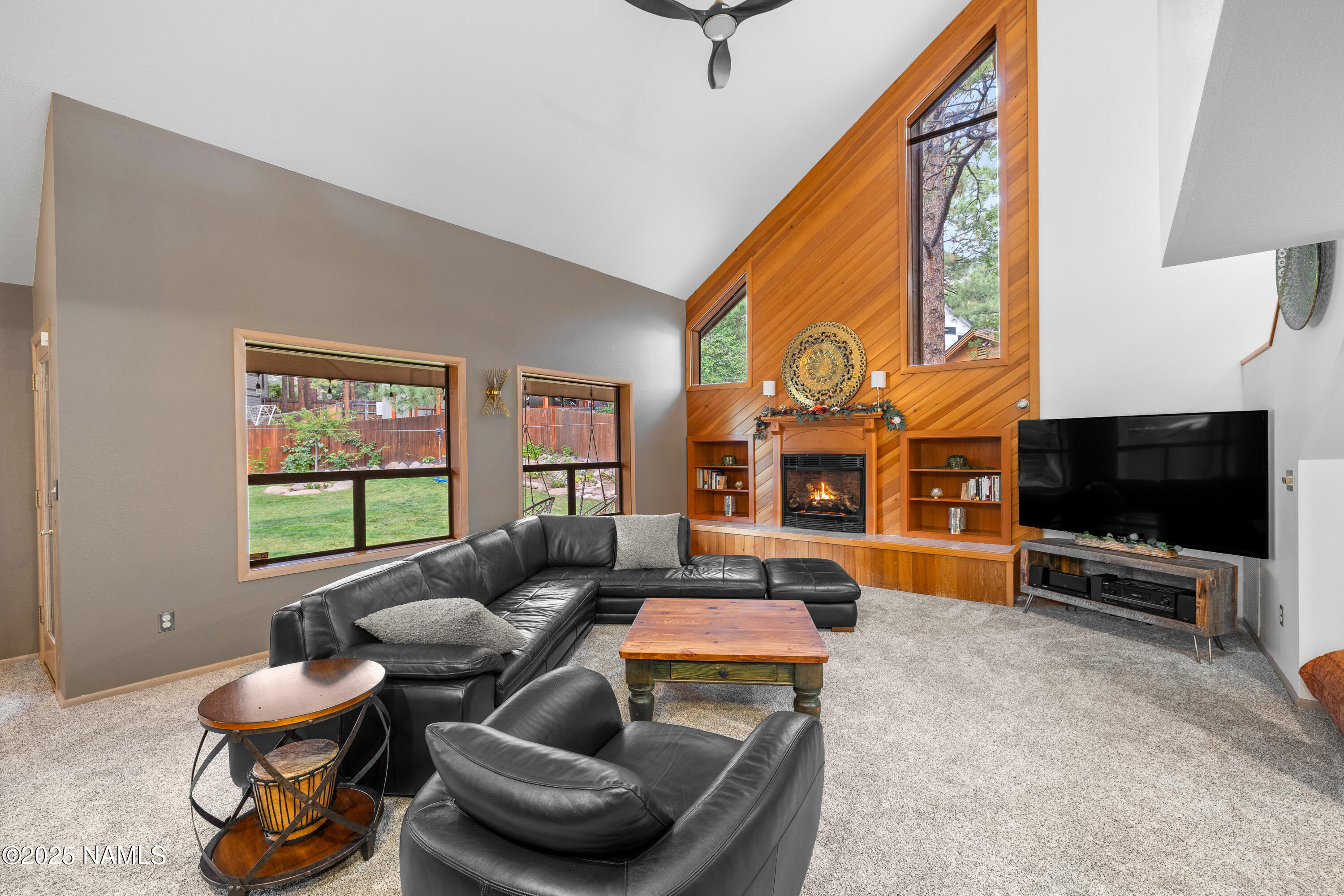 3831 Woodridge Way