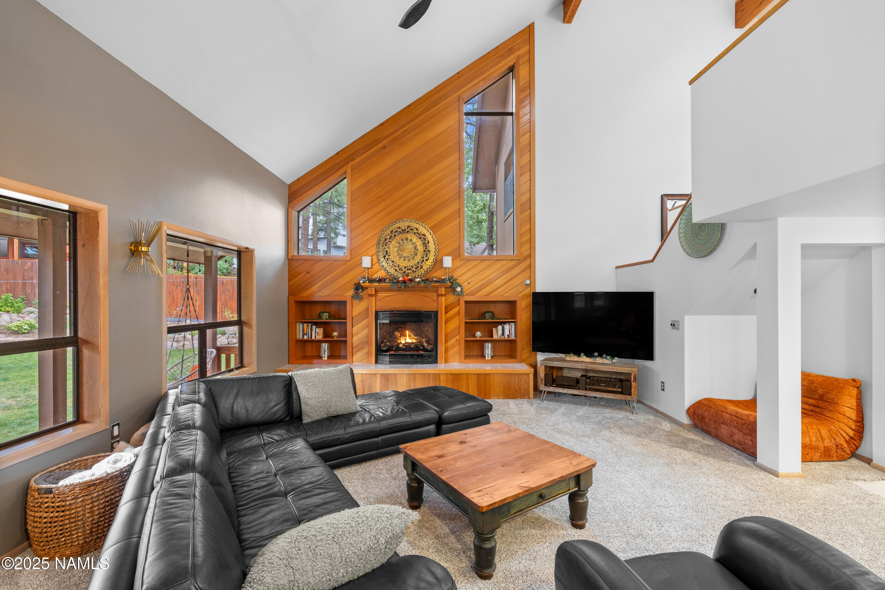 3831 Woodridge Way