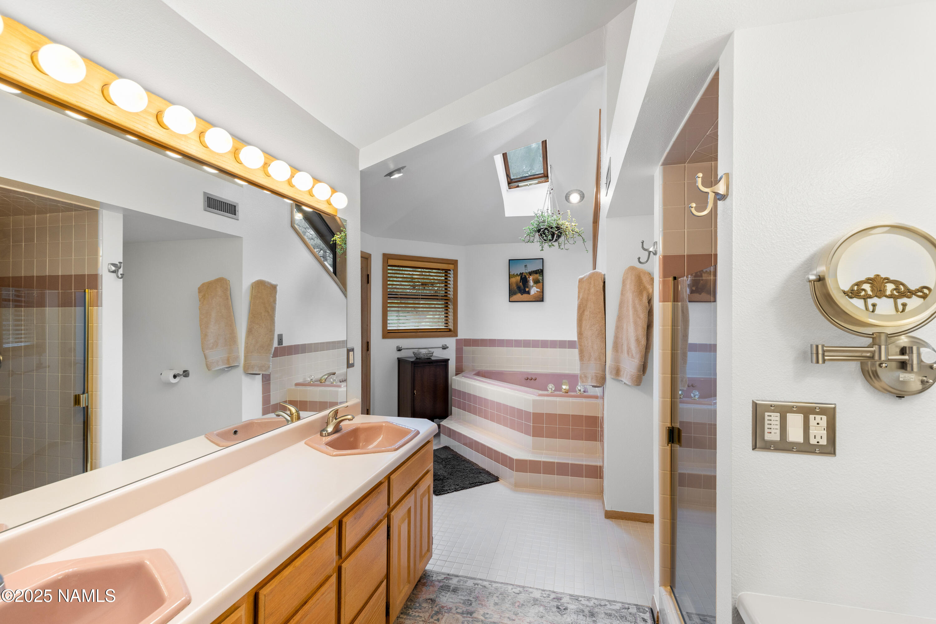 3831 Woodridge Way