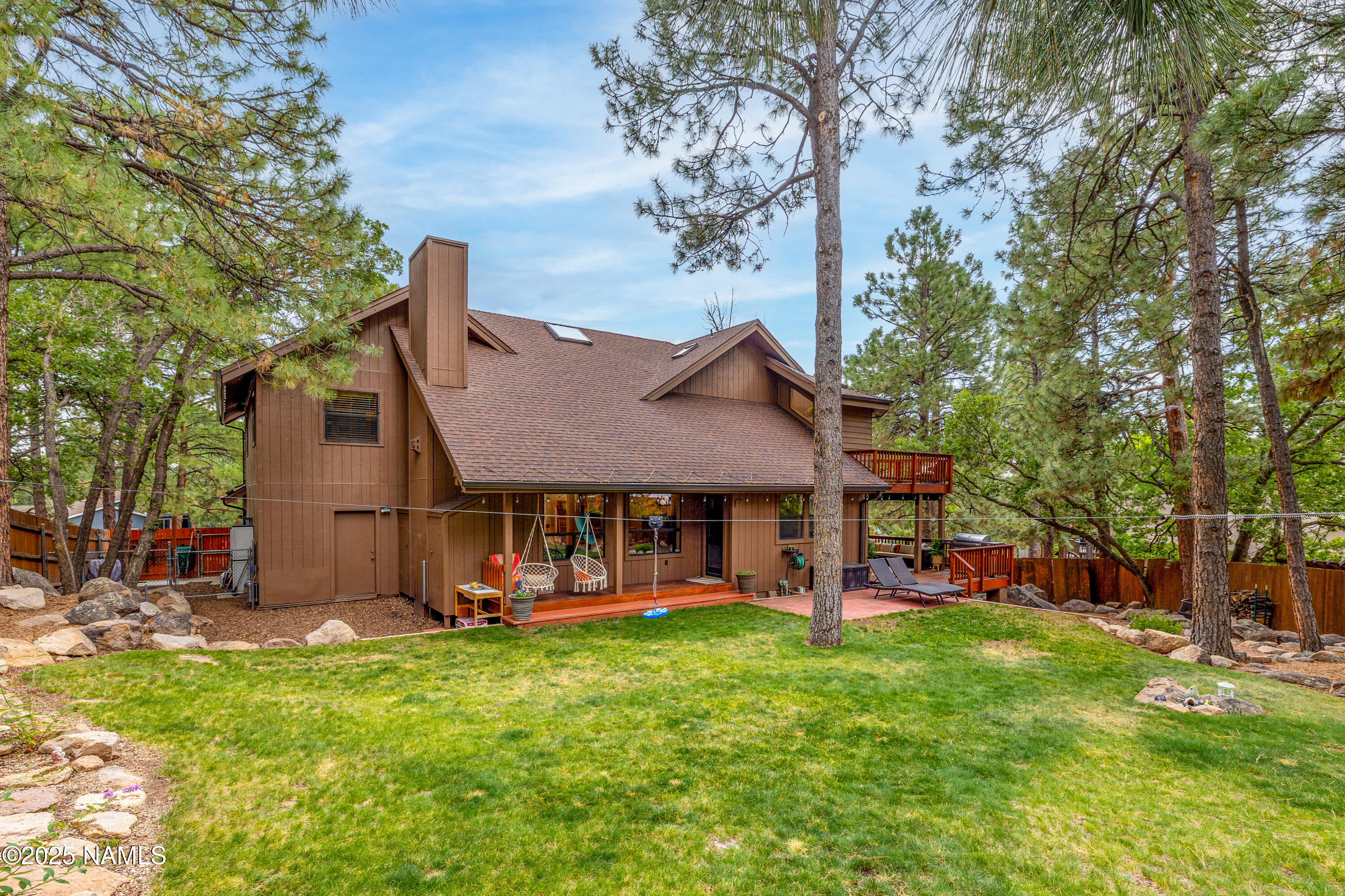3831 Woodridge Way