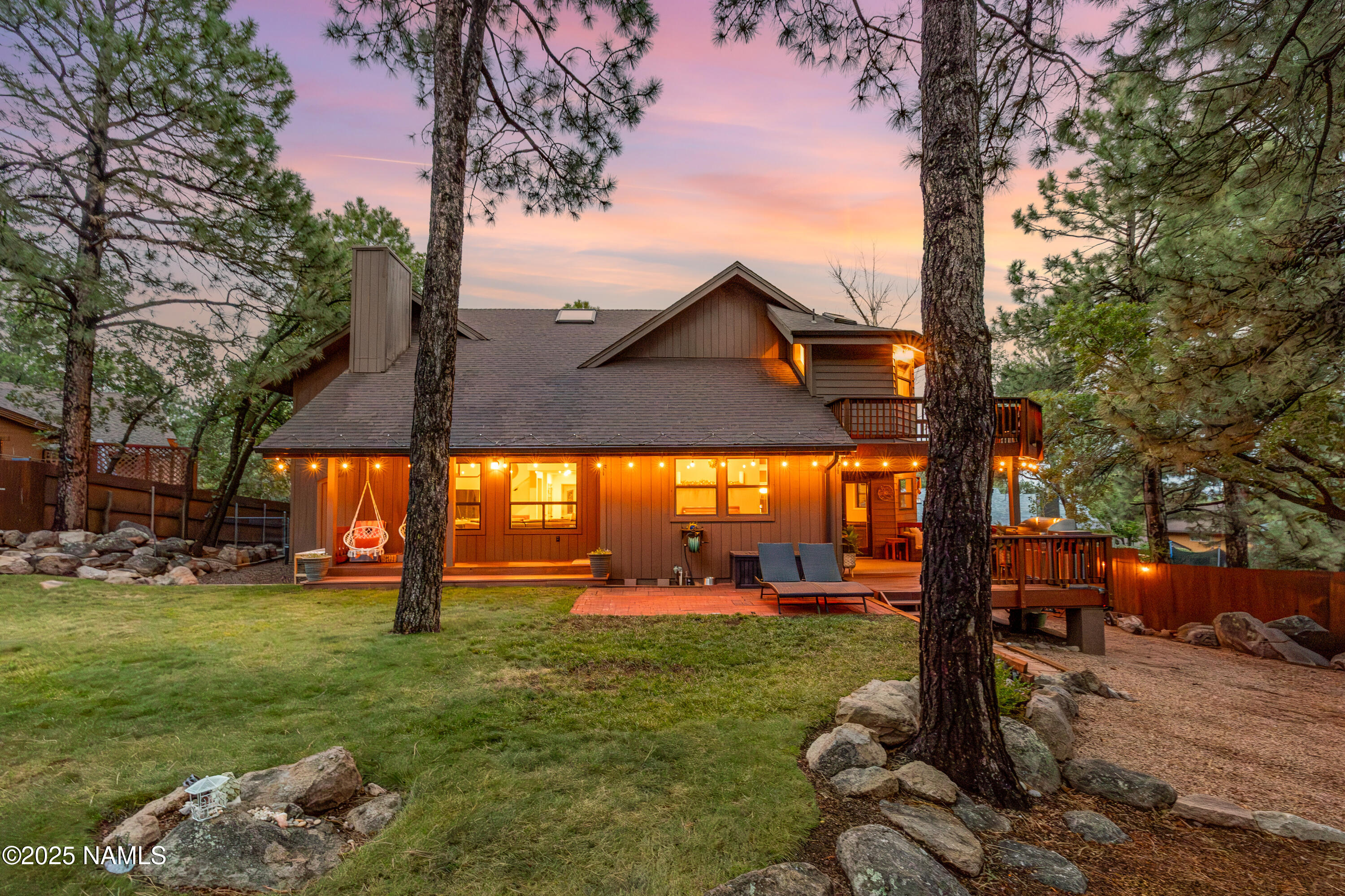 3831 Woodridge Way