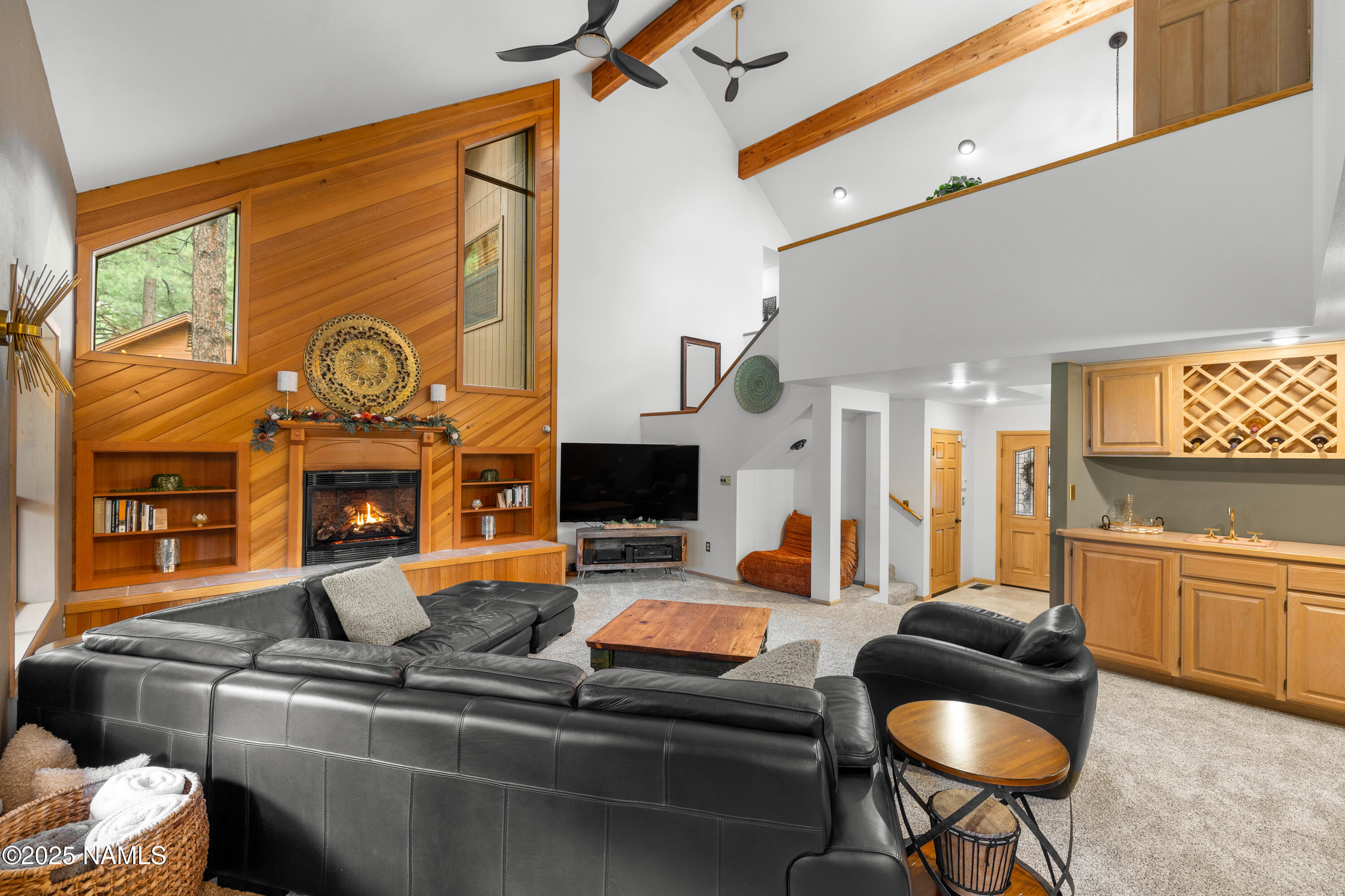 3831 Woodridge Way