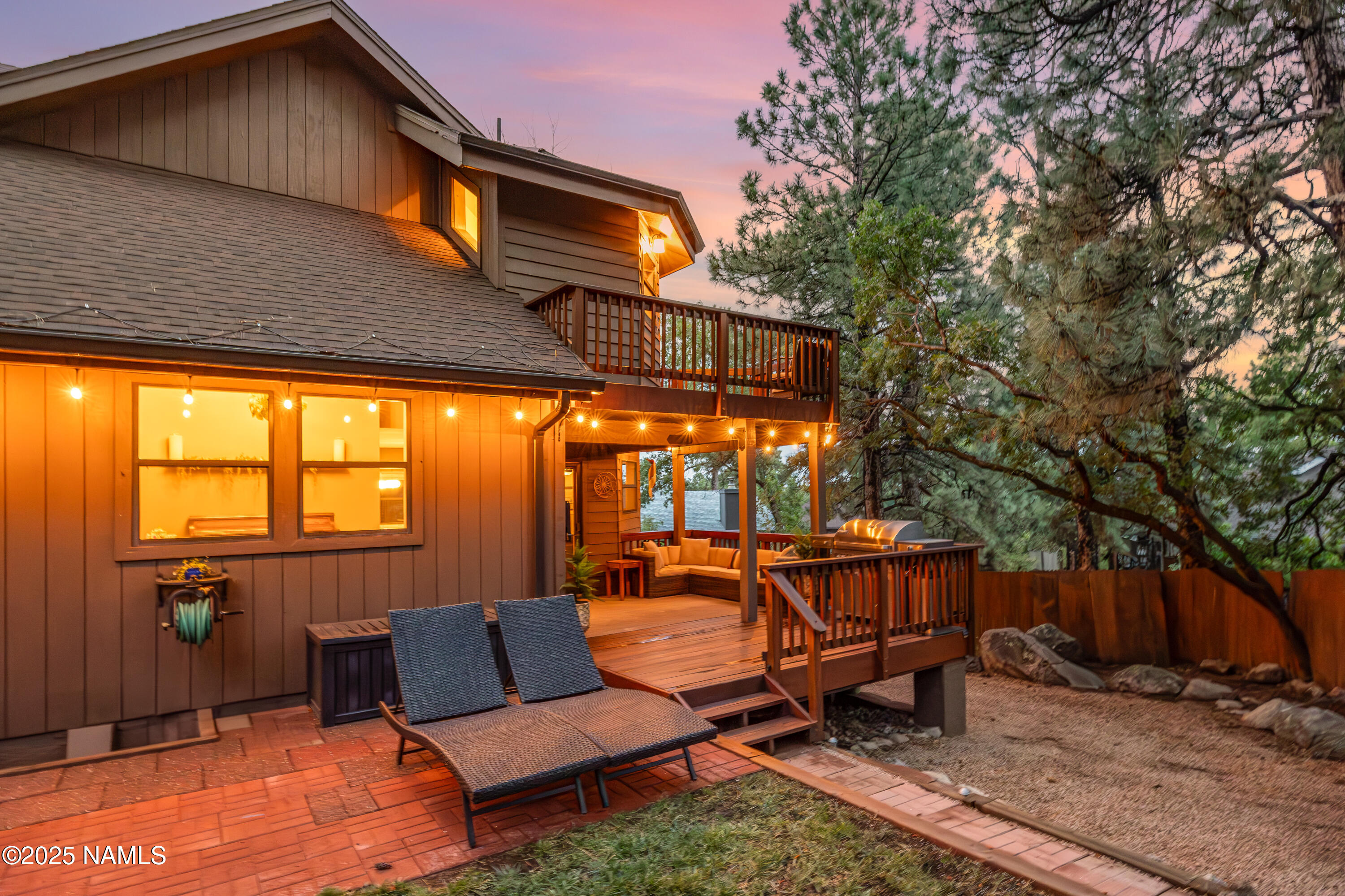 3831 Woodridge Way