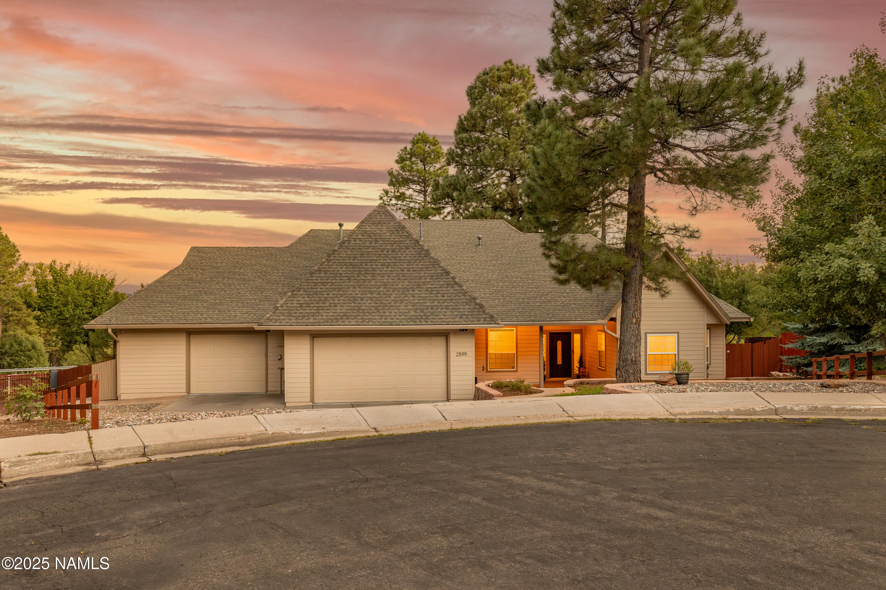 2599 S Cliffview