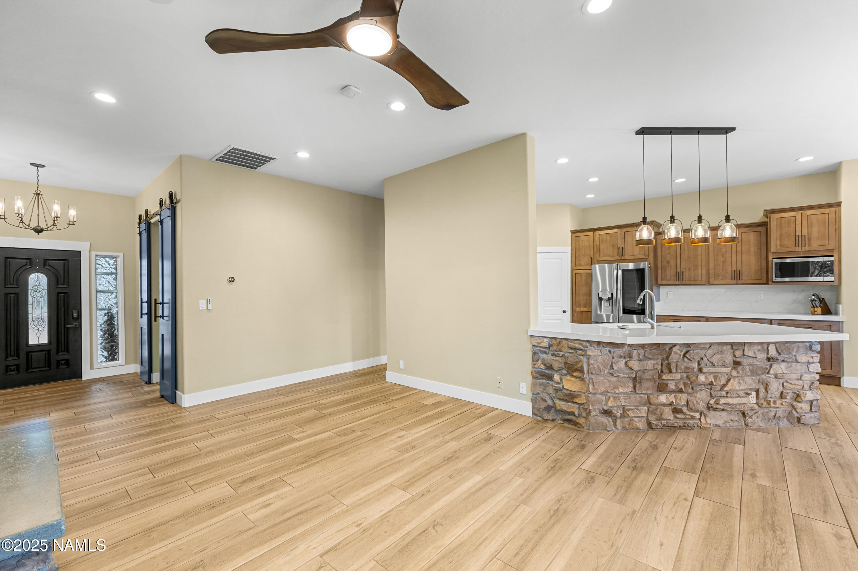 2599 S Cliffview