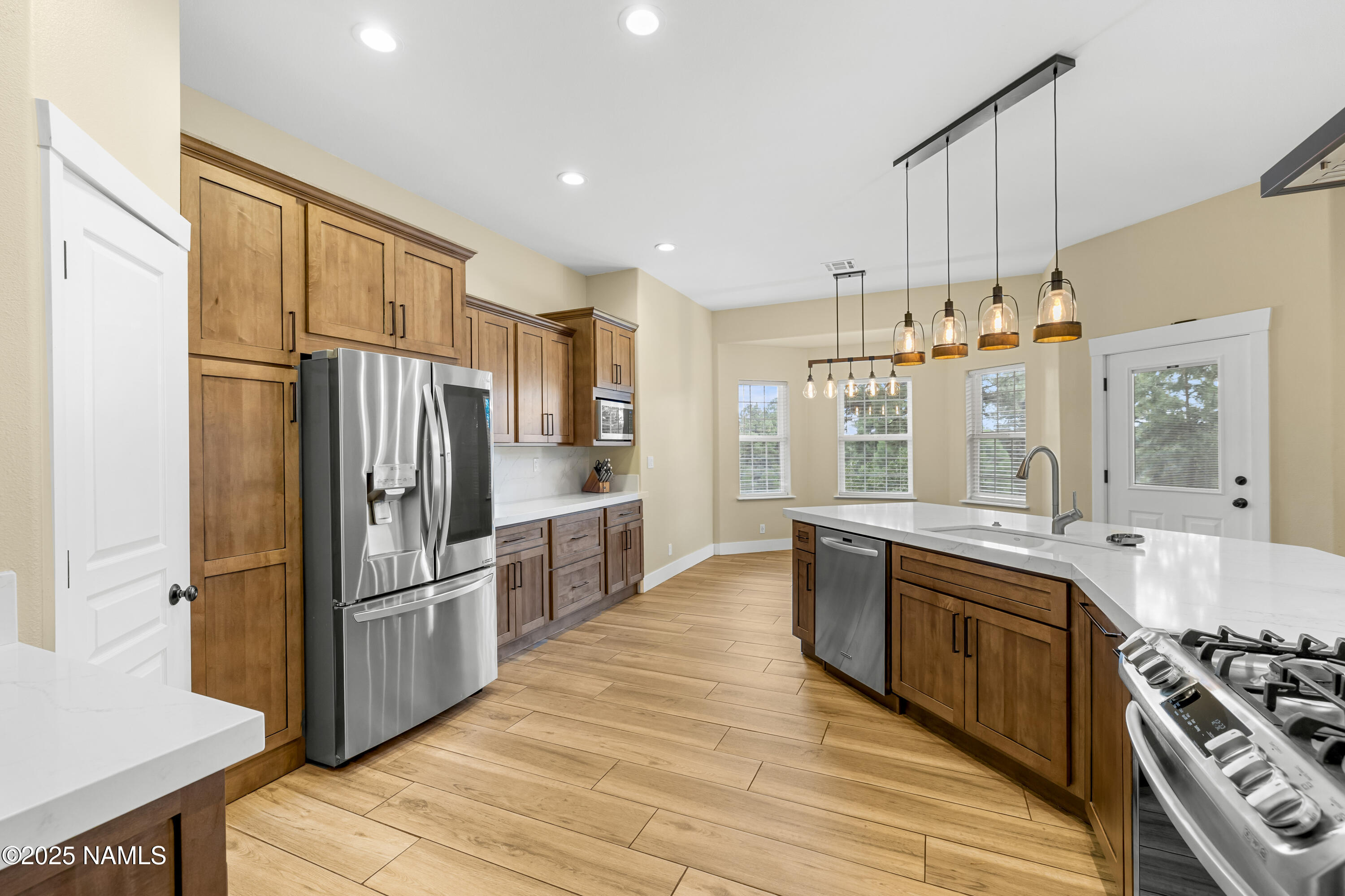 2599 S Cliffview
