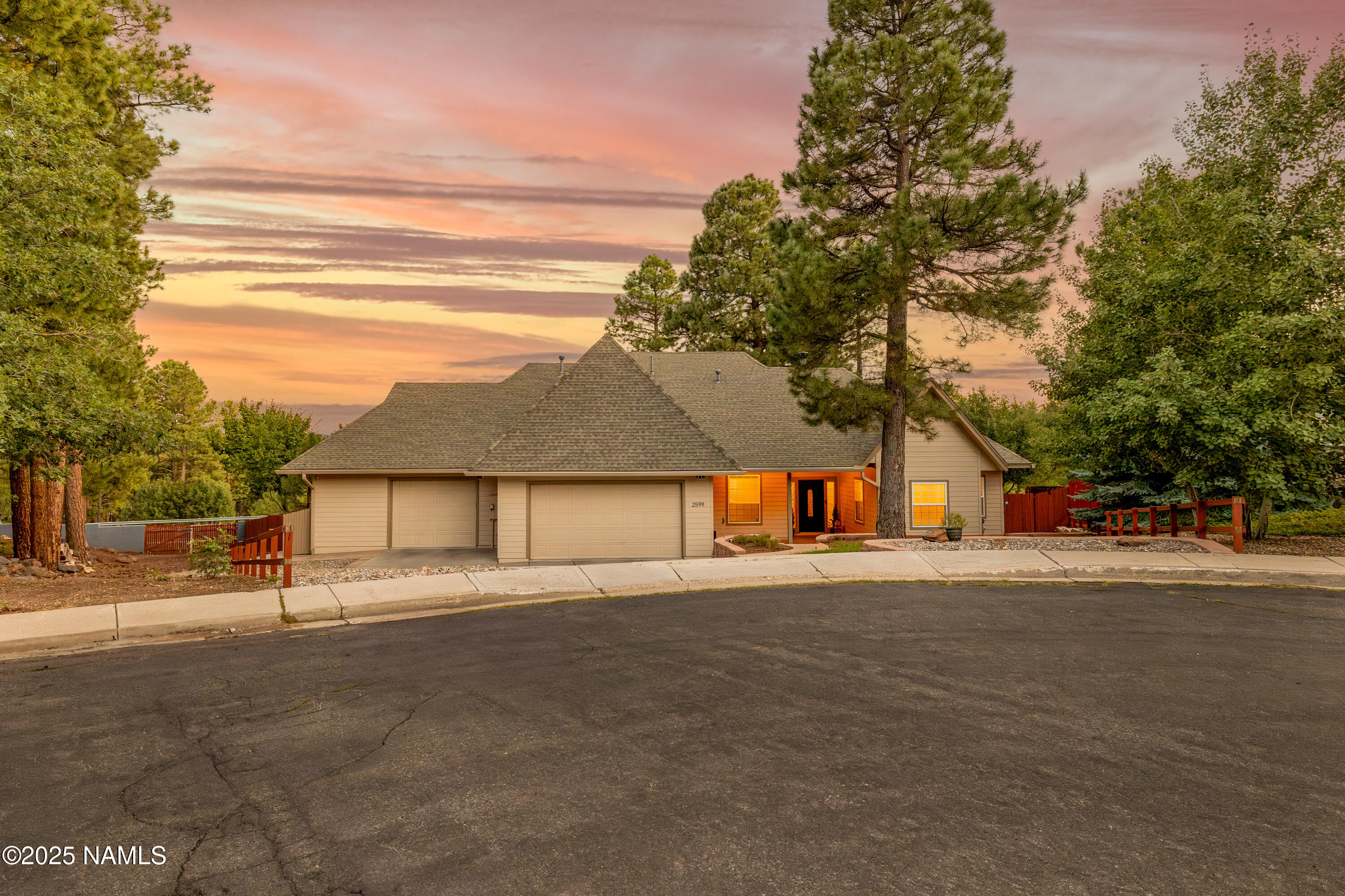 2599 S Cliffview