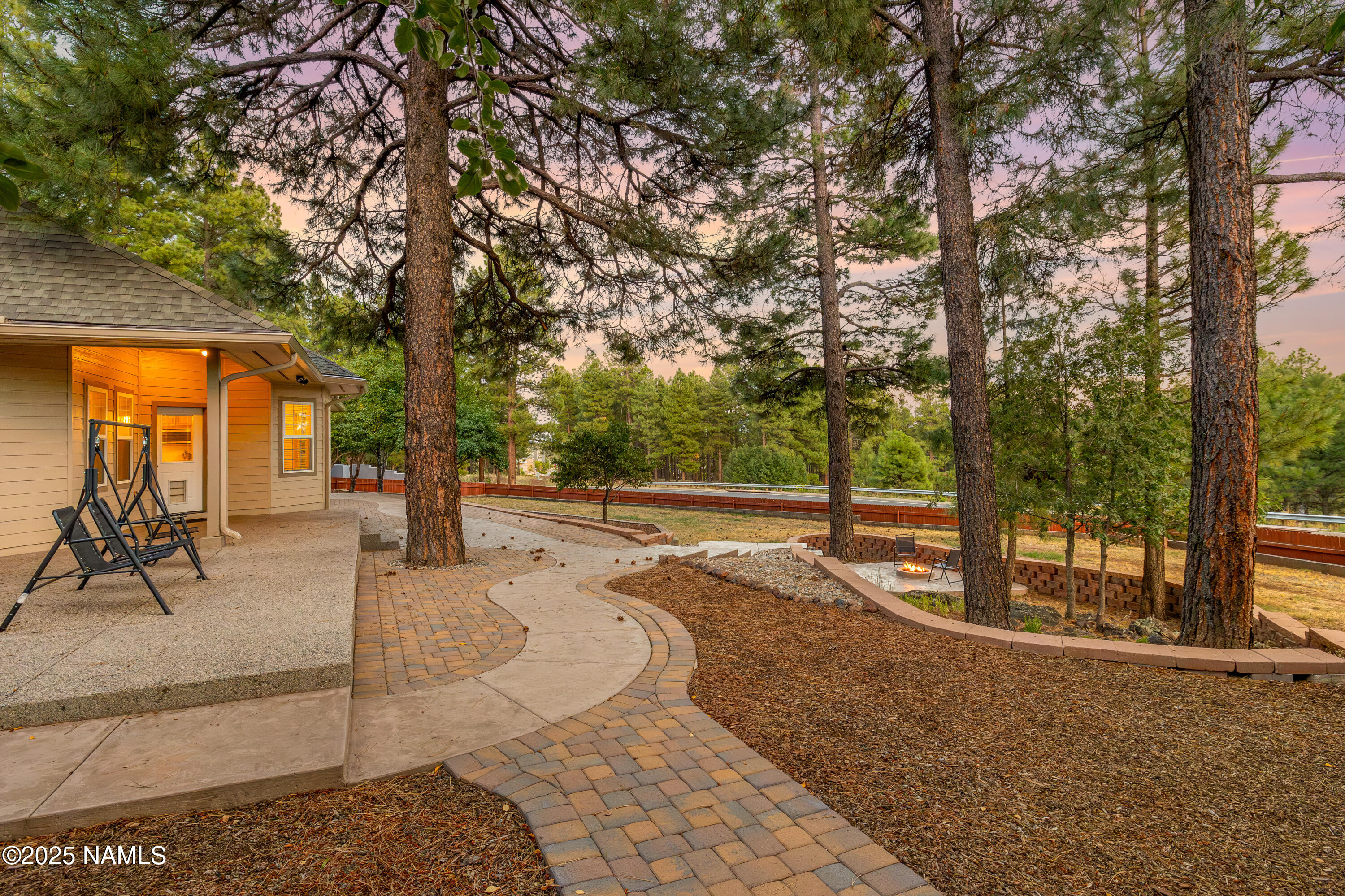 2599 S Cliffview