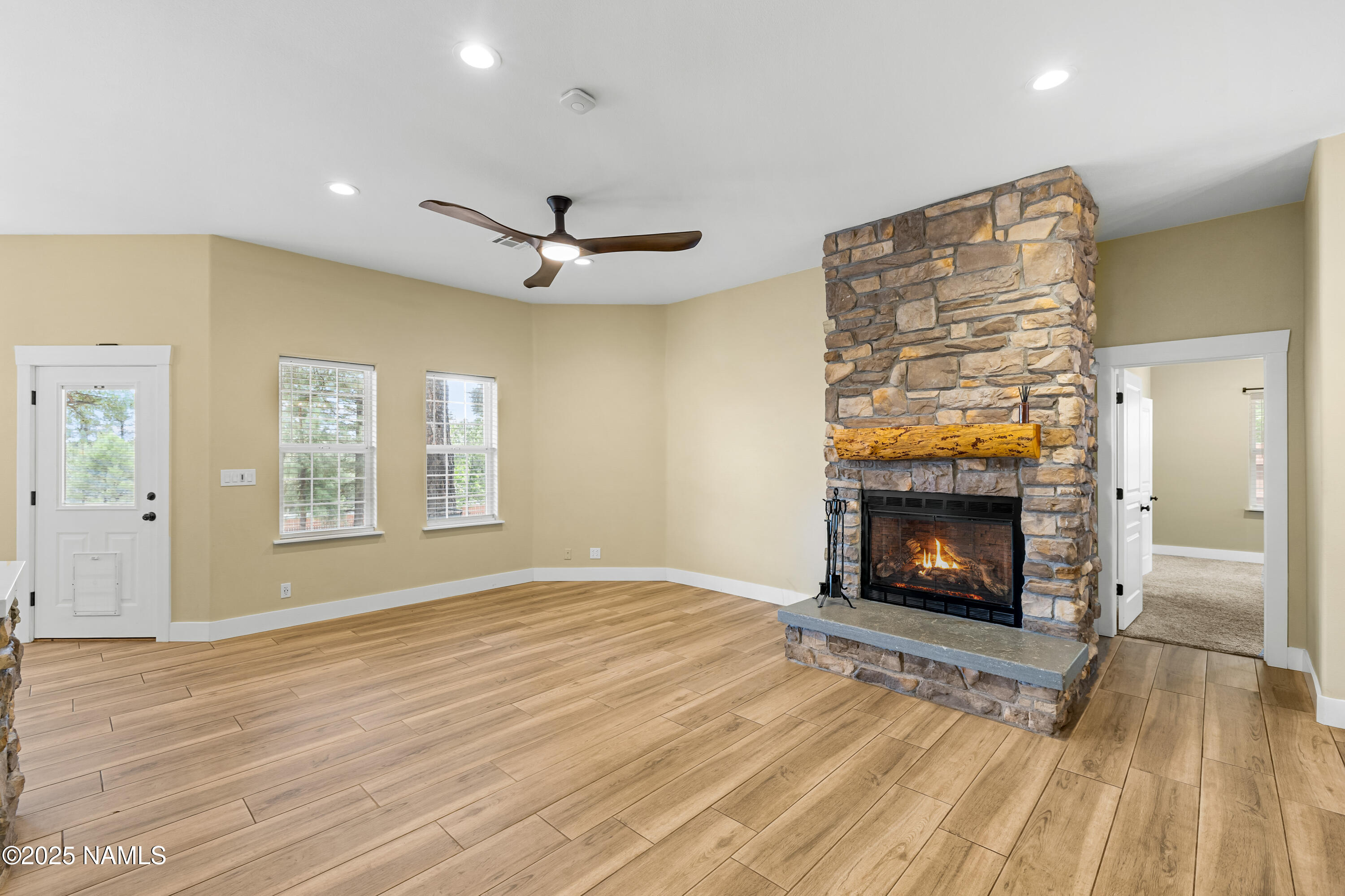 2599 S Cliffview