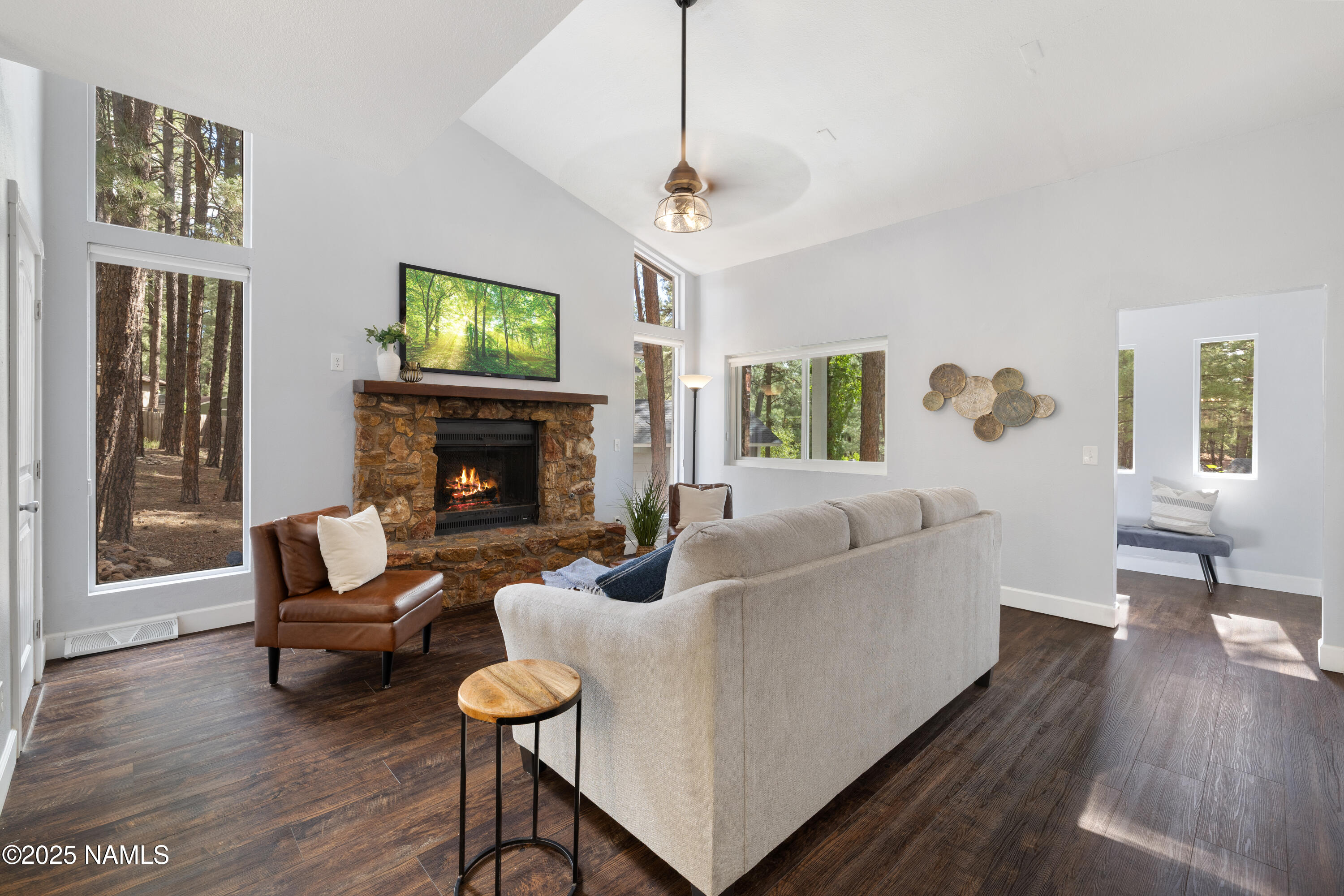 1132 W Ardrey Circle