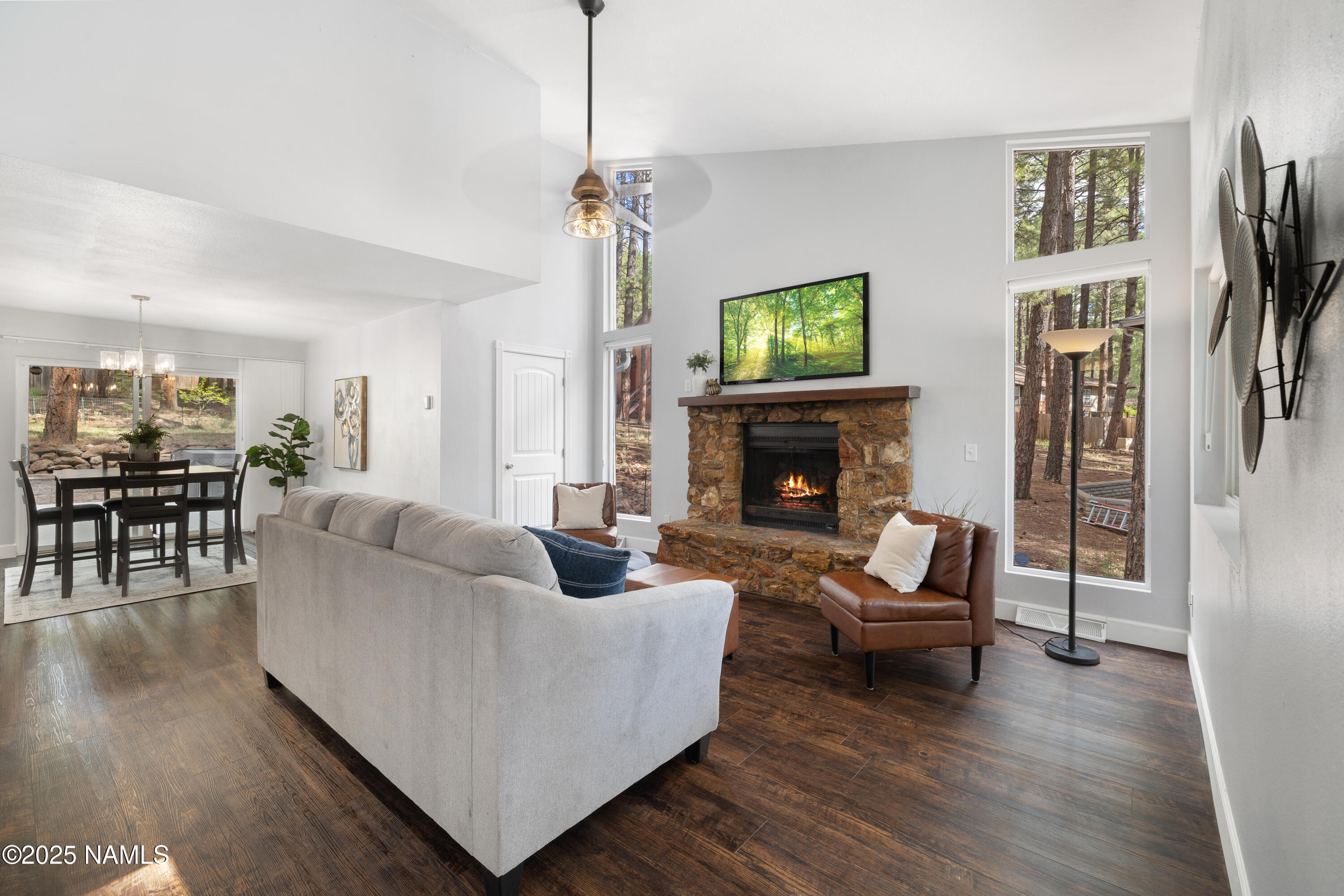 1132 W Ardrey Circle