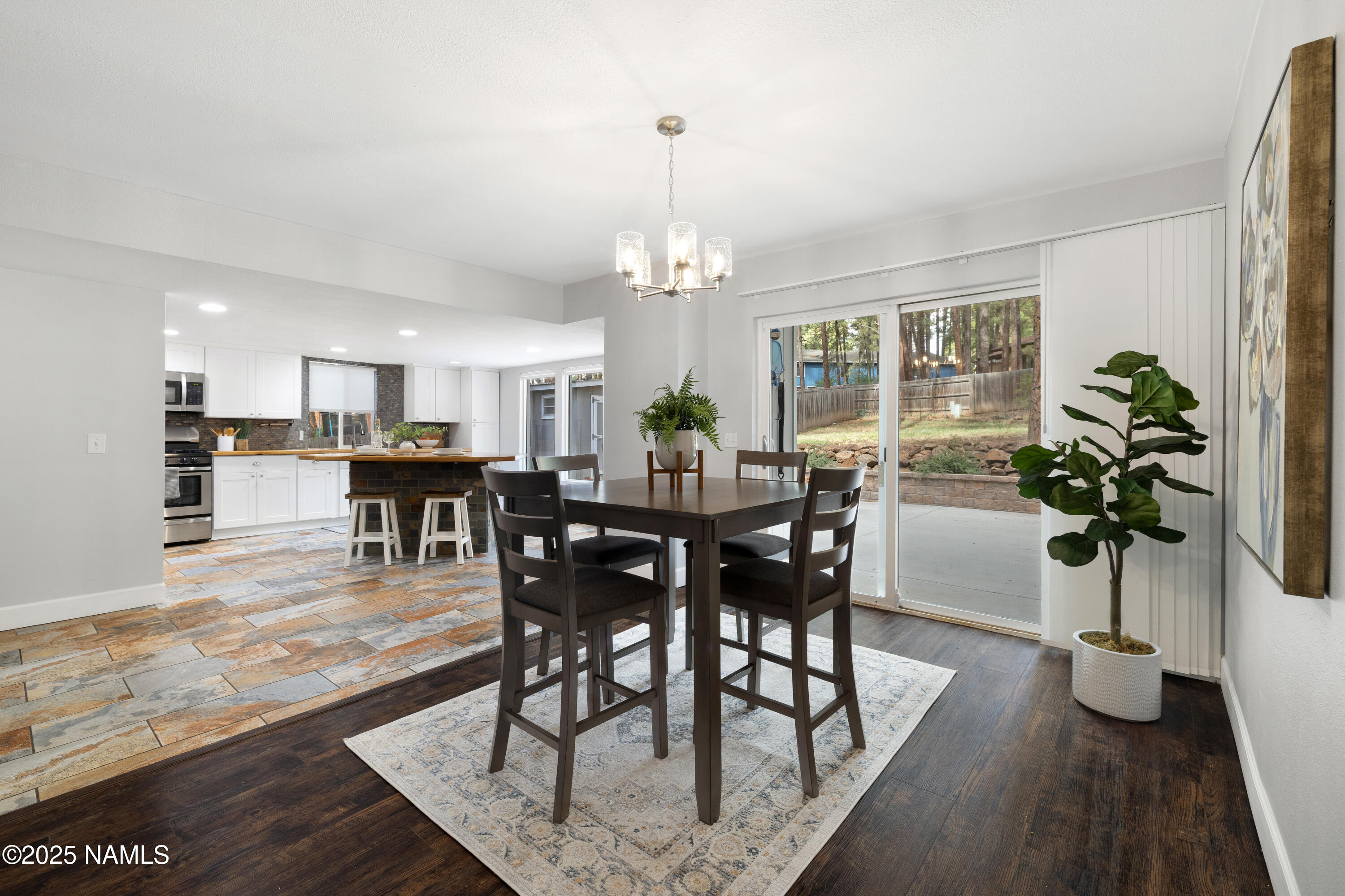 1132 W Ardrey Circle