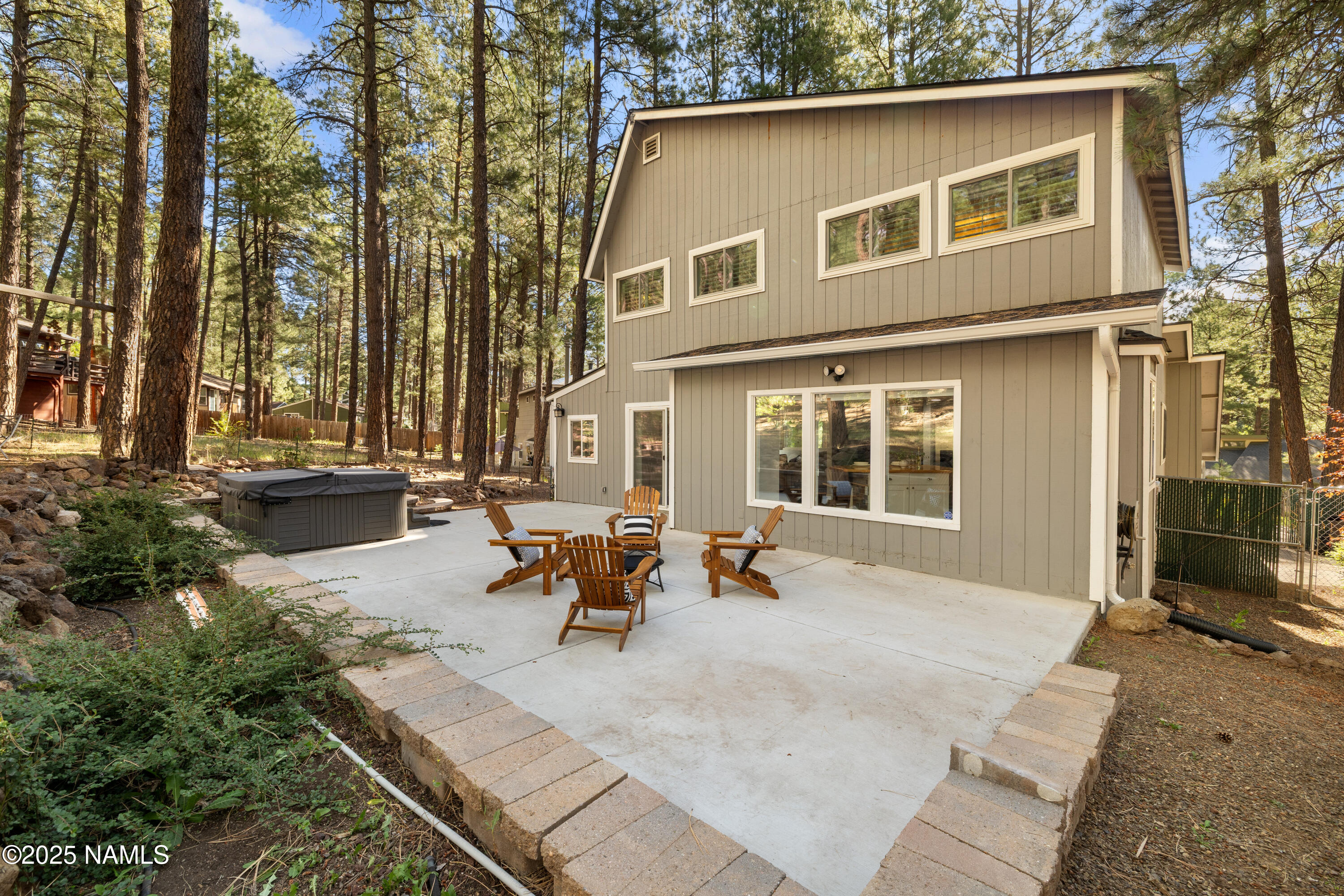 1132 W Ardrey Circle