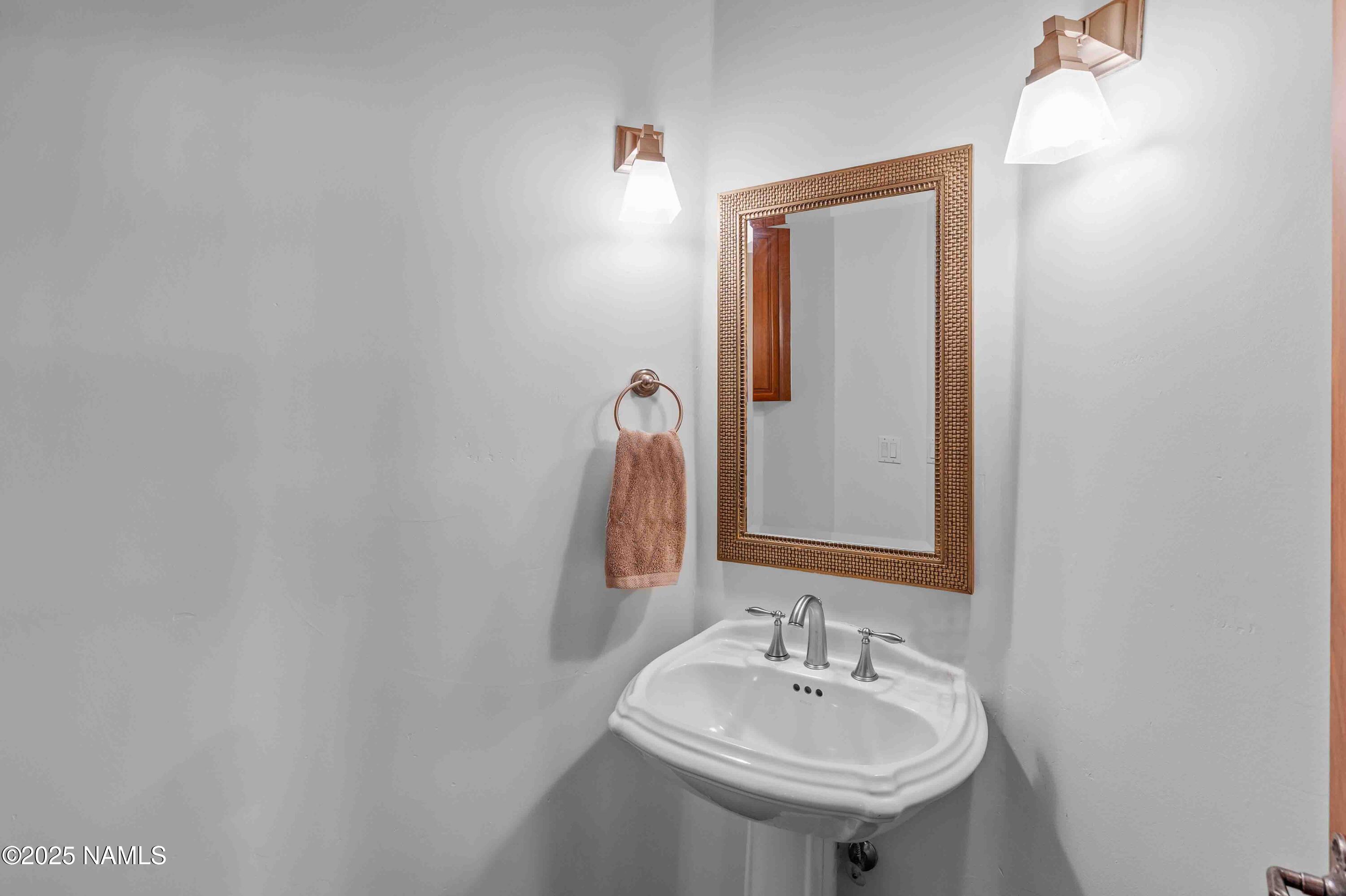 150 E Flat Rock