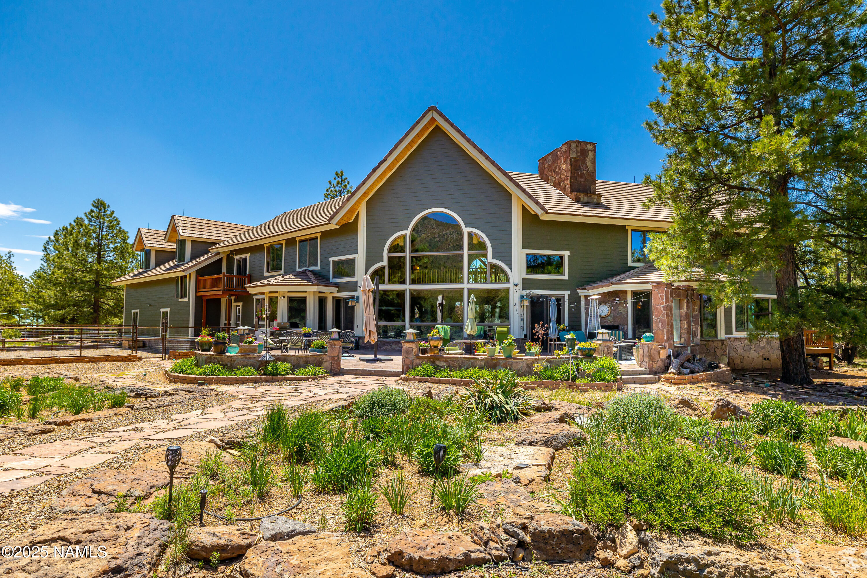 150 E Flat Rock