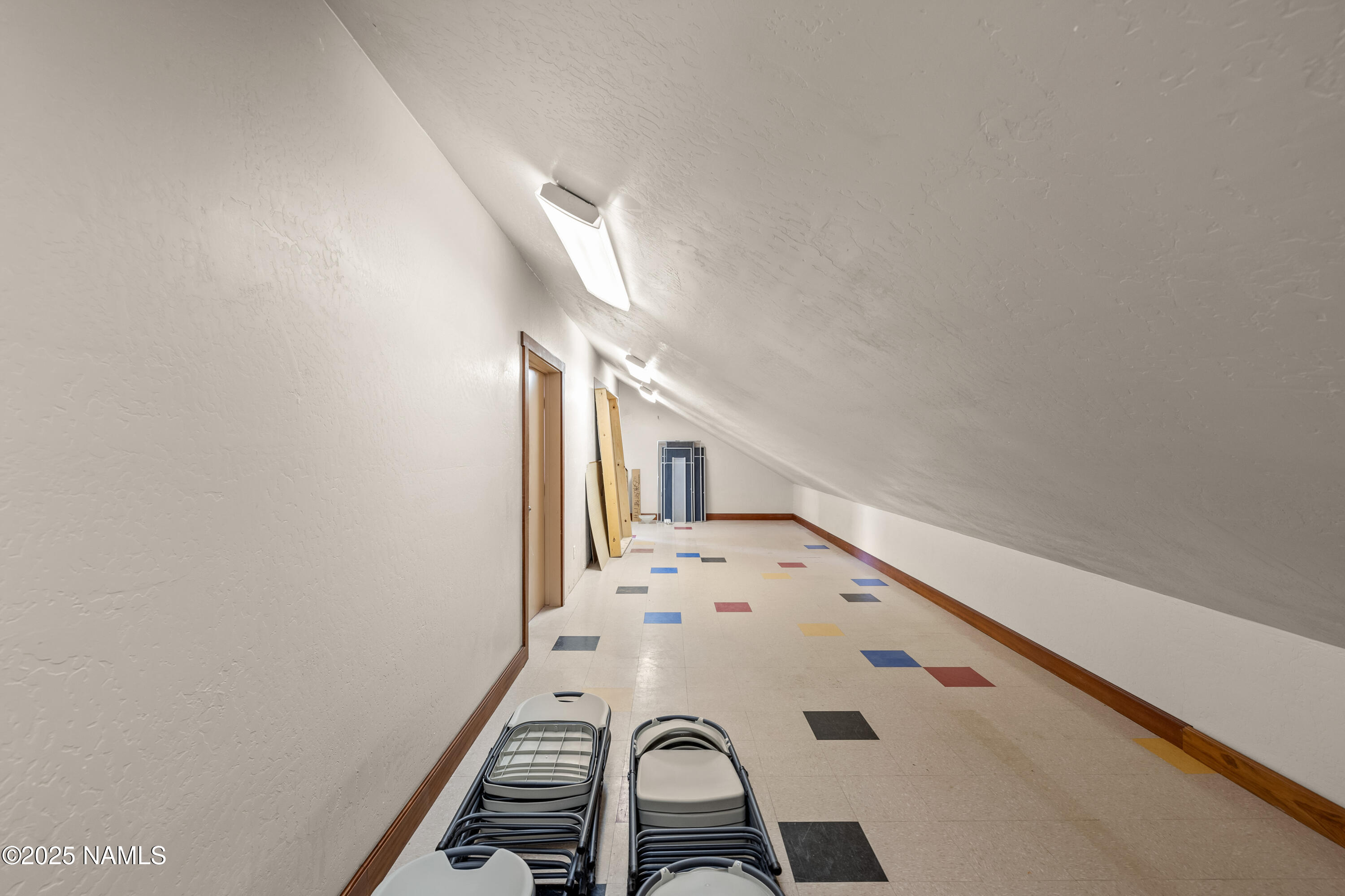150 E Flat Rock