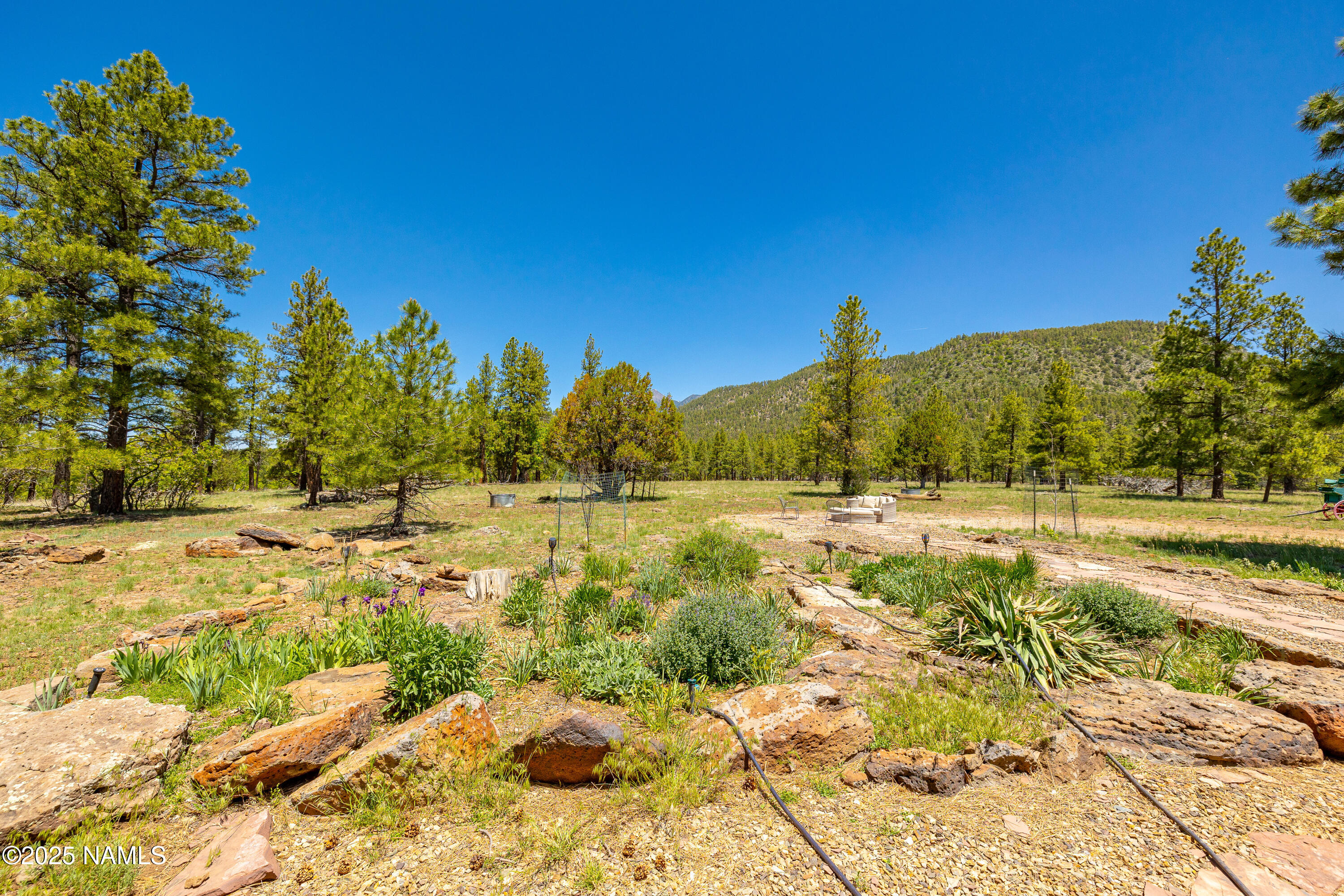 150 E Flat Rock