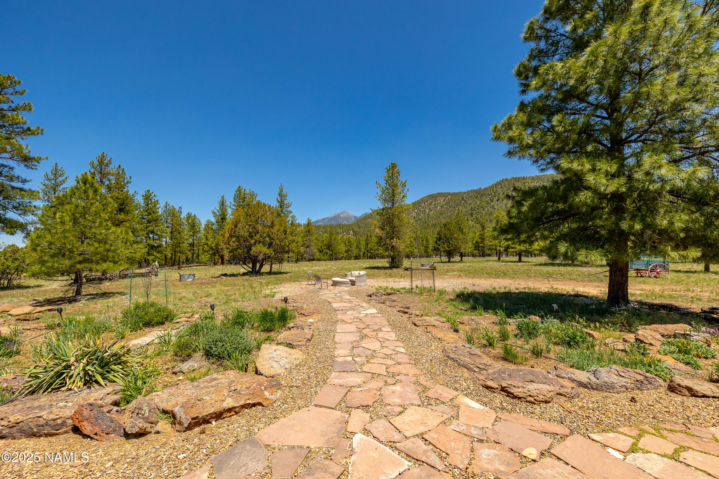 150 E Flat Rock