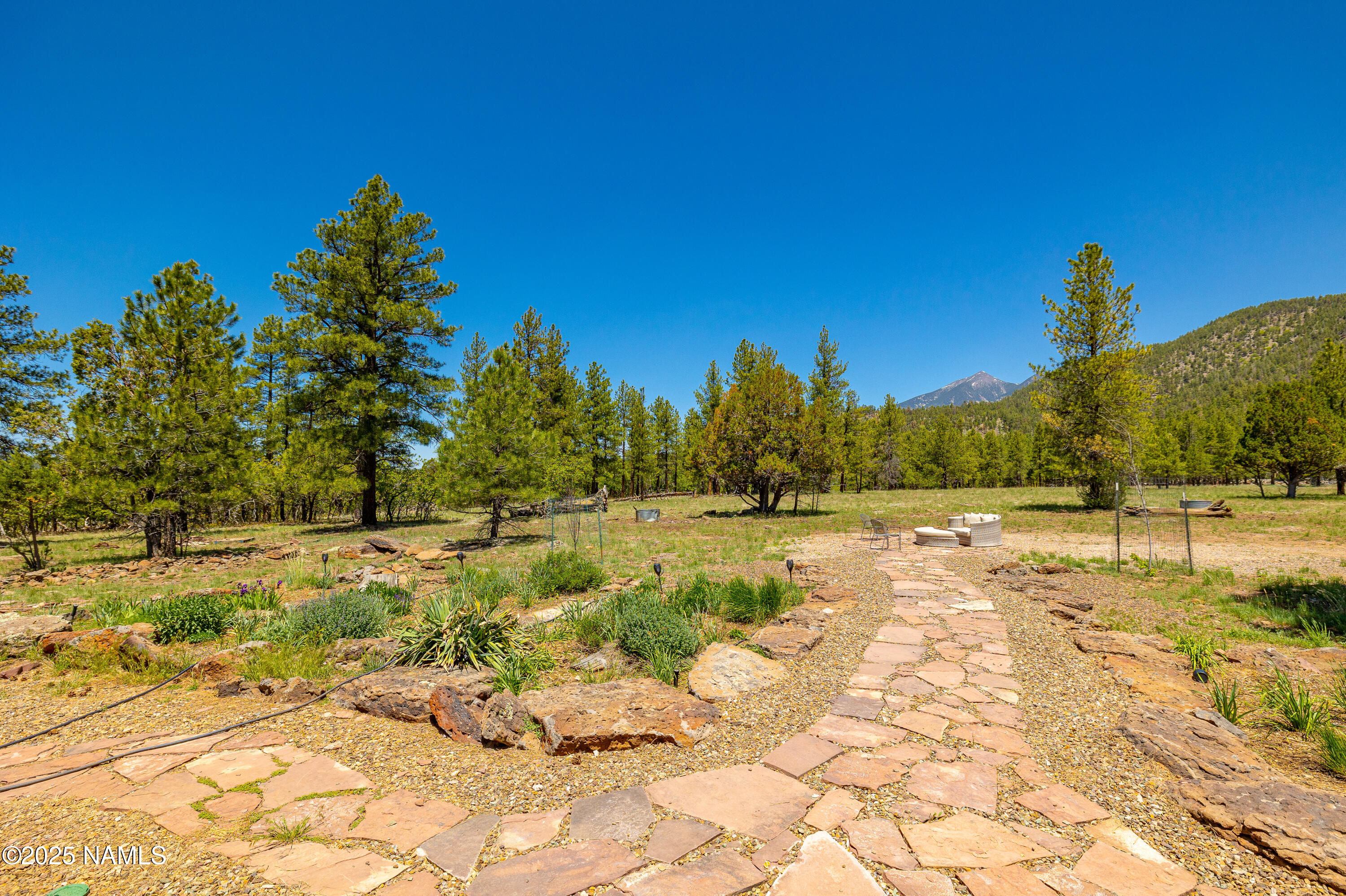 150 E Flat Rock