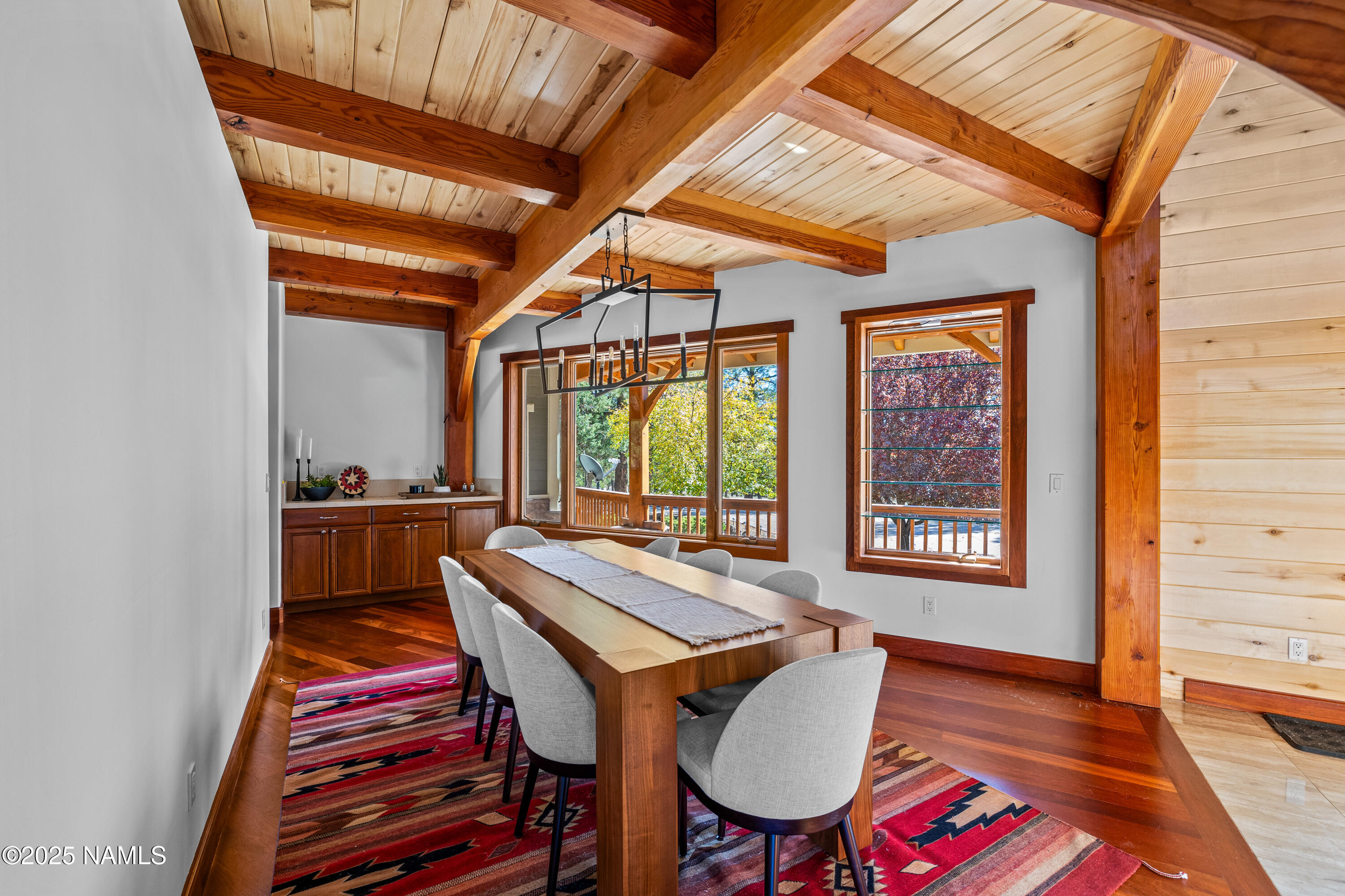 150 E Flat Rock