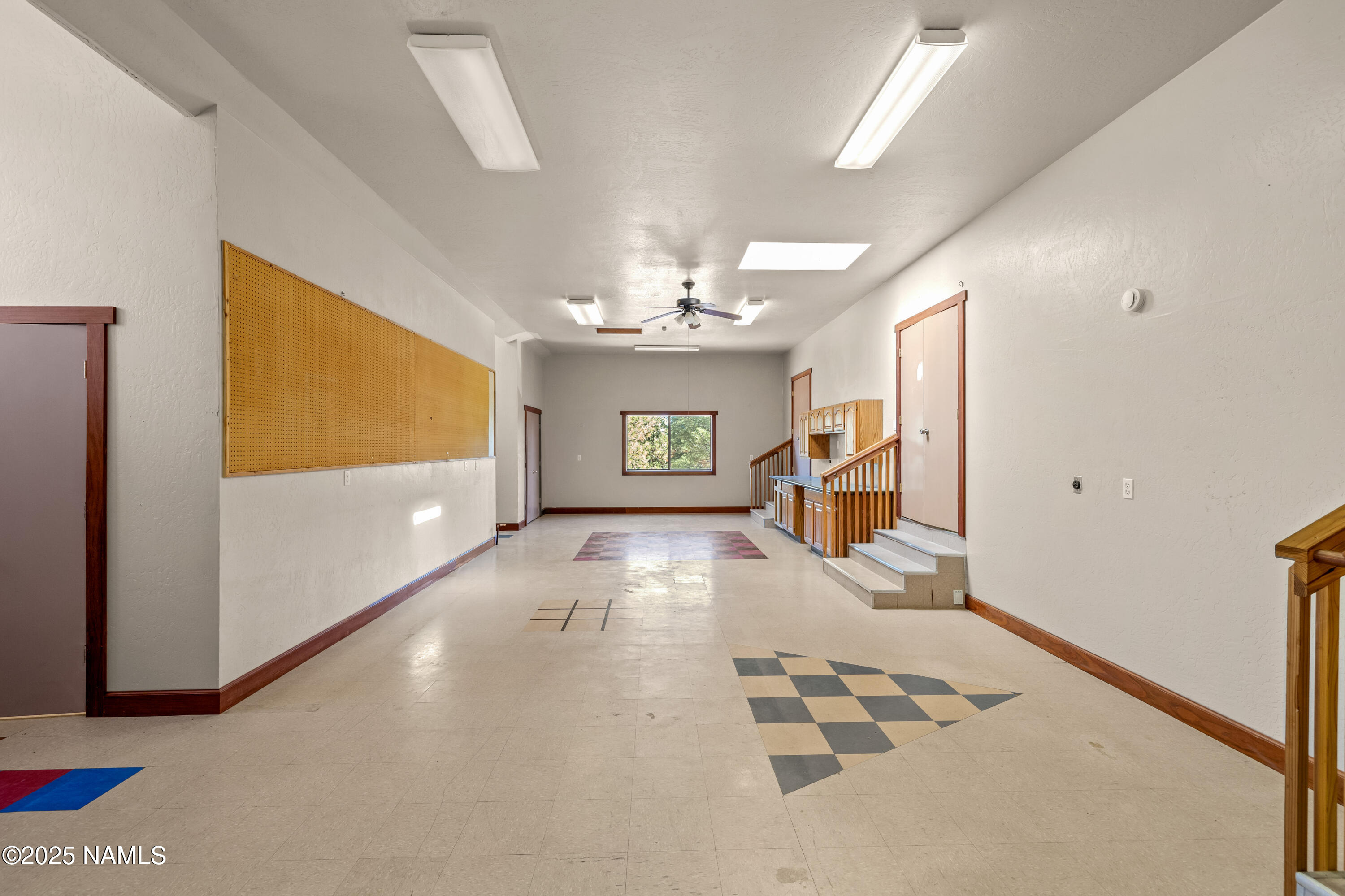 150 E Flat Rock
