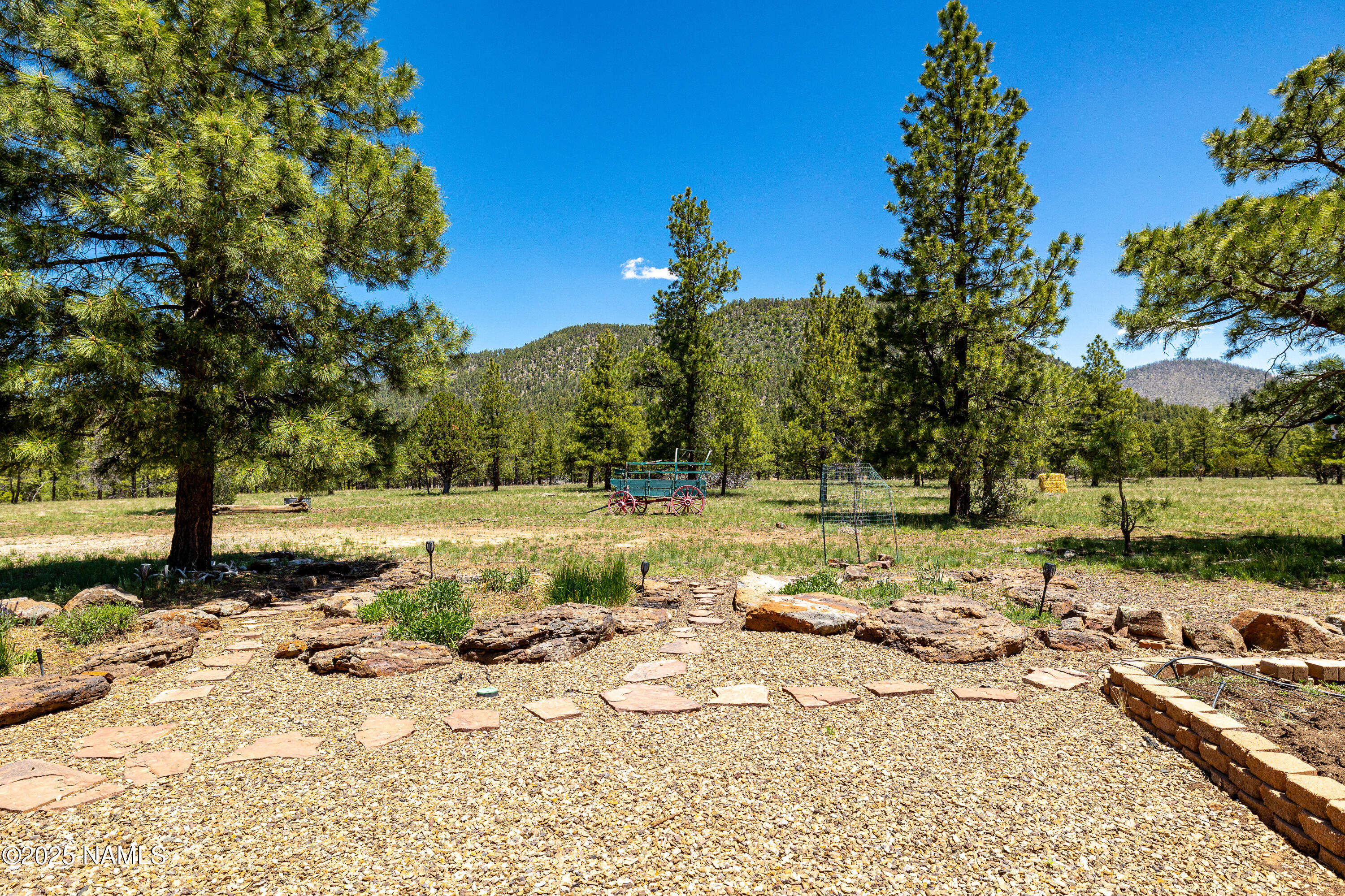 150 E Flat Rock
