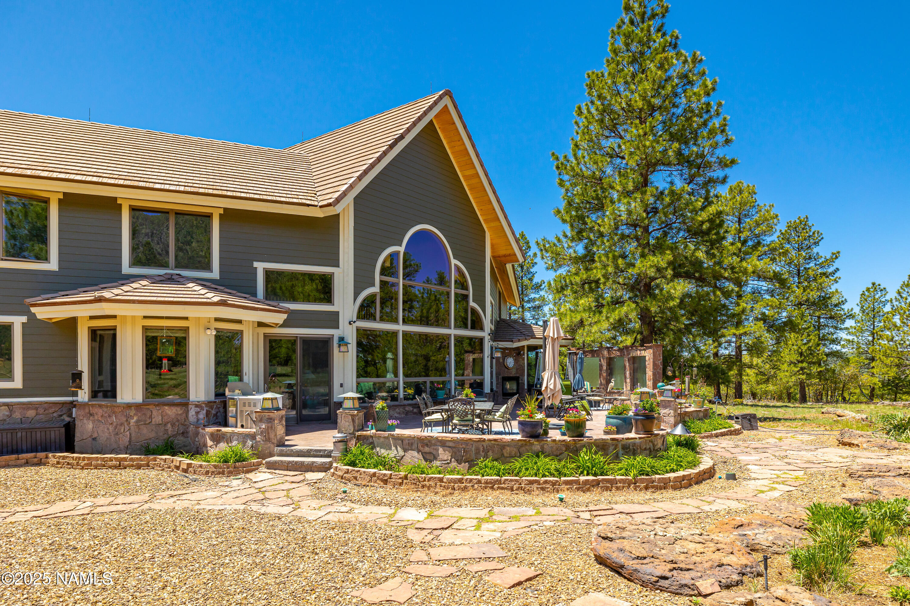 150 E Flat Rock
