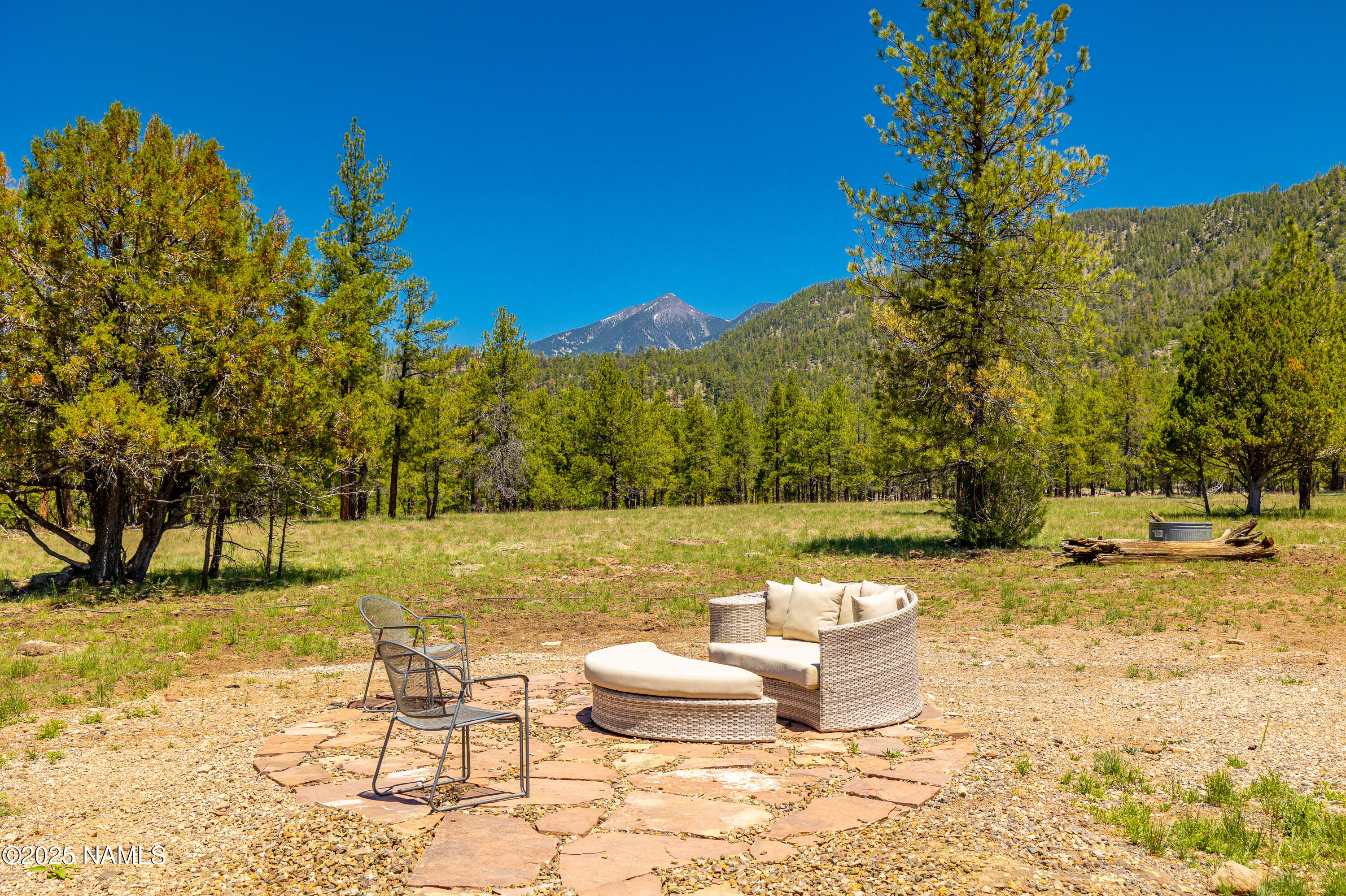 150 E Flat Rock