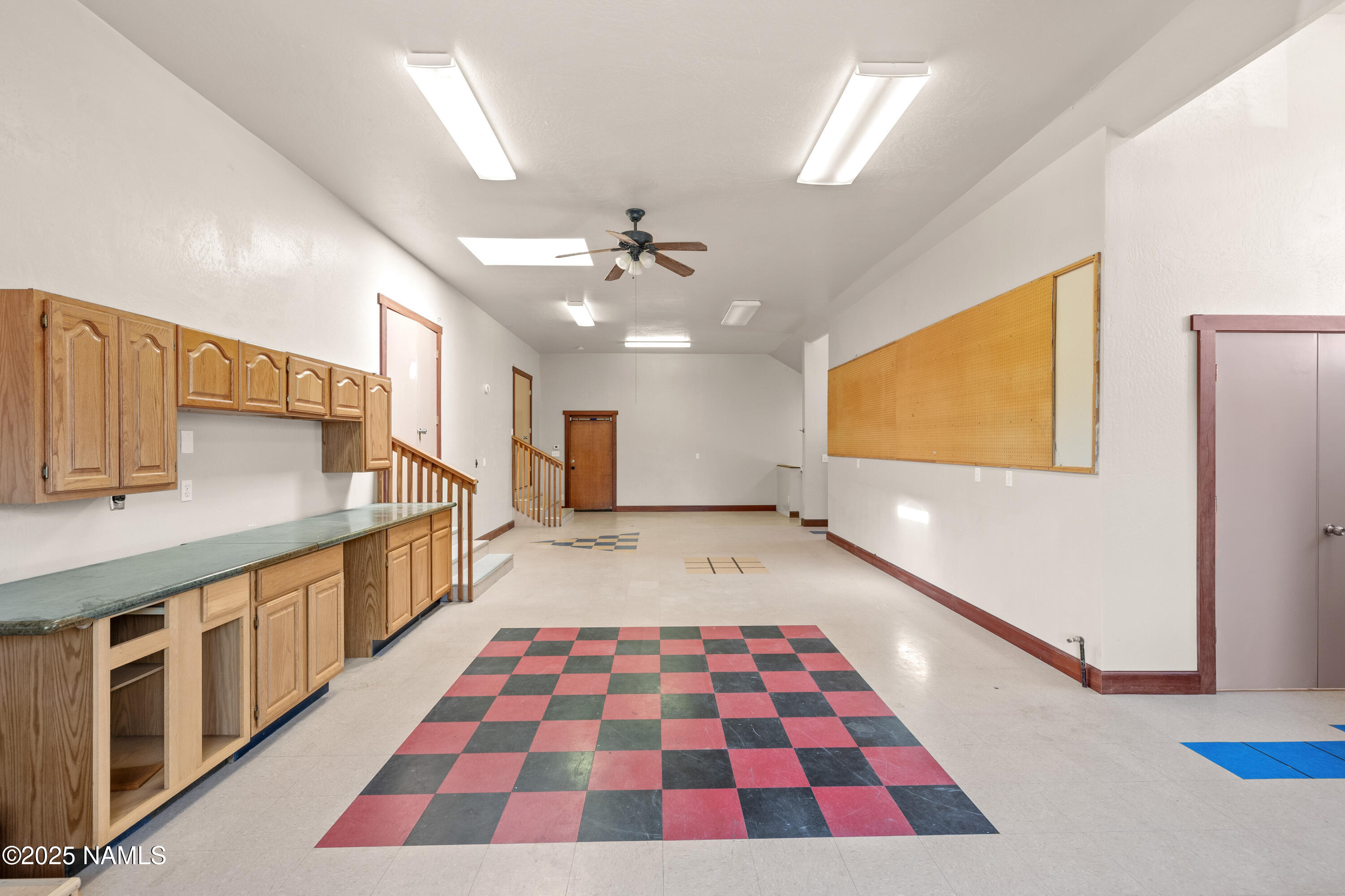150 E Flat Rock