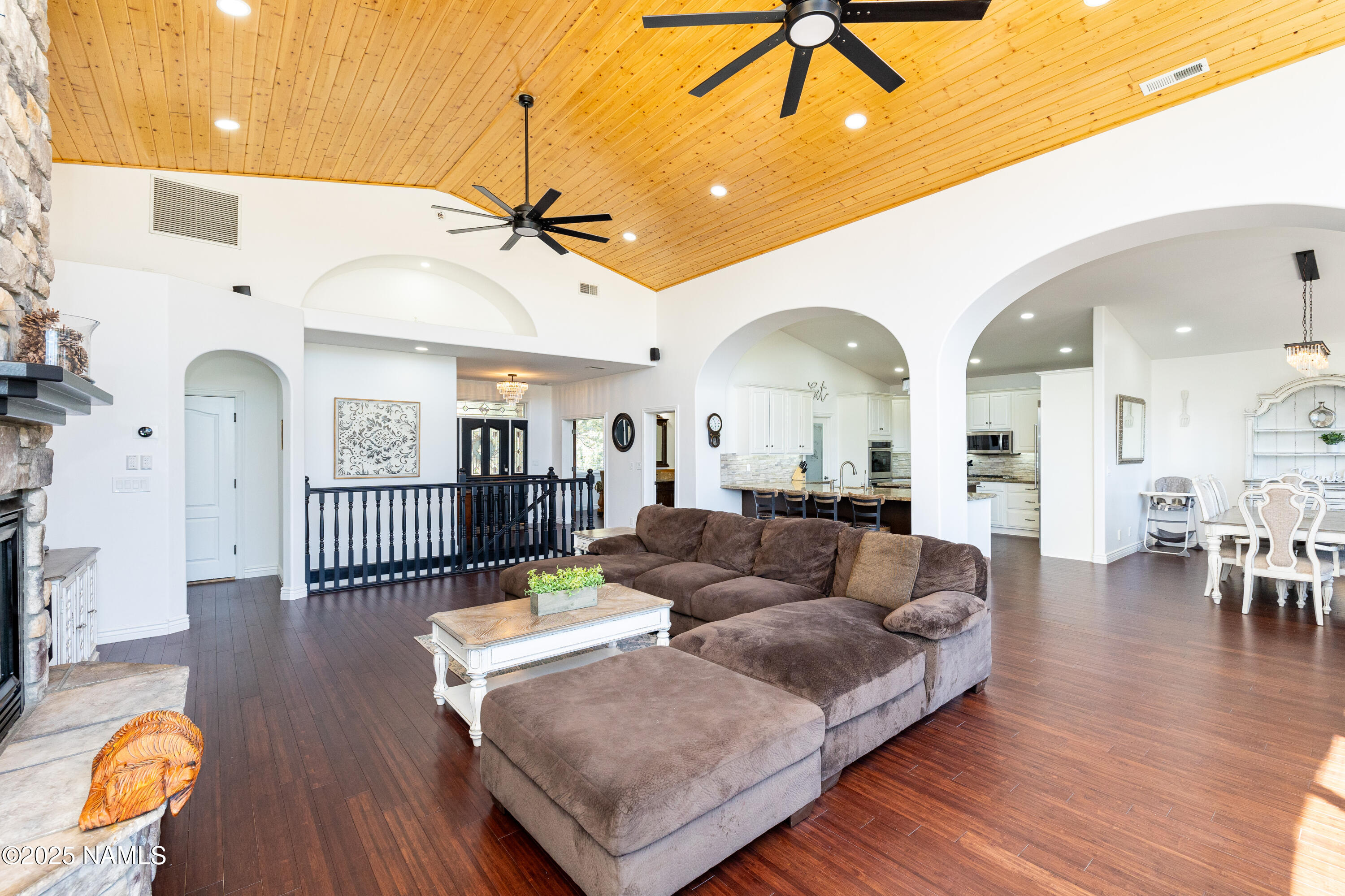 4241 E Broken Rock Loop