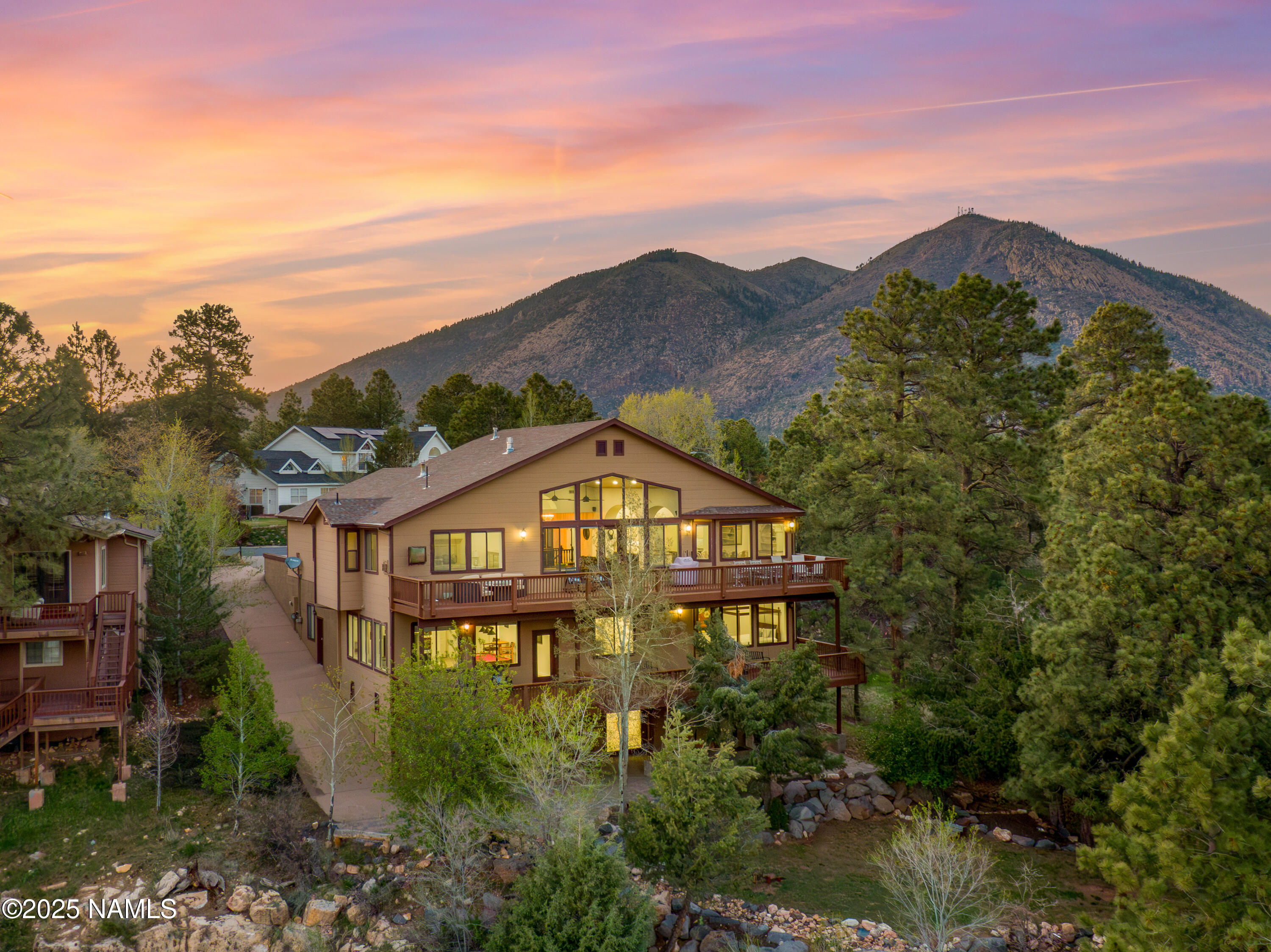 4241 E Broken Rock Loop