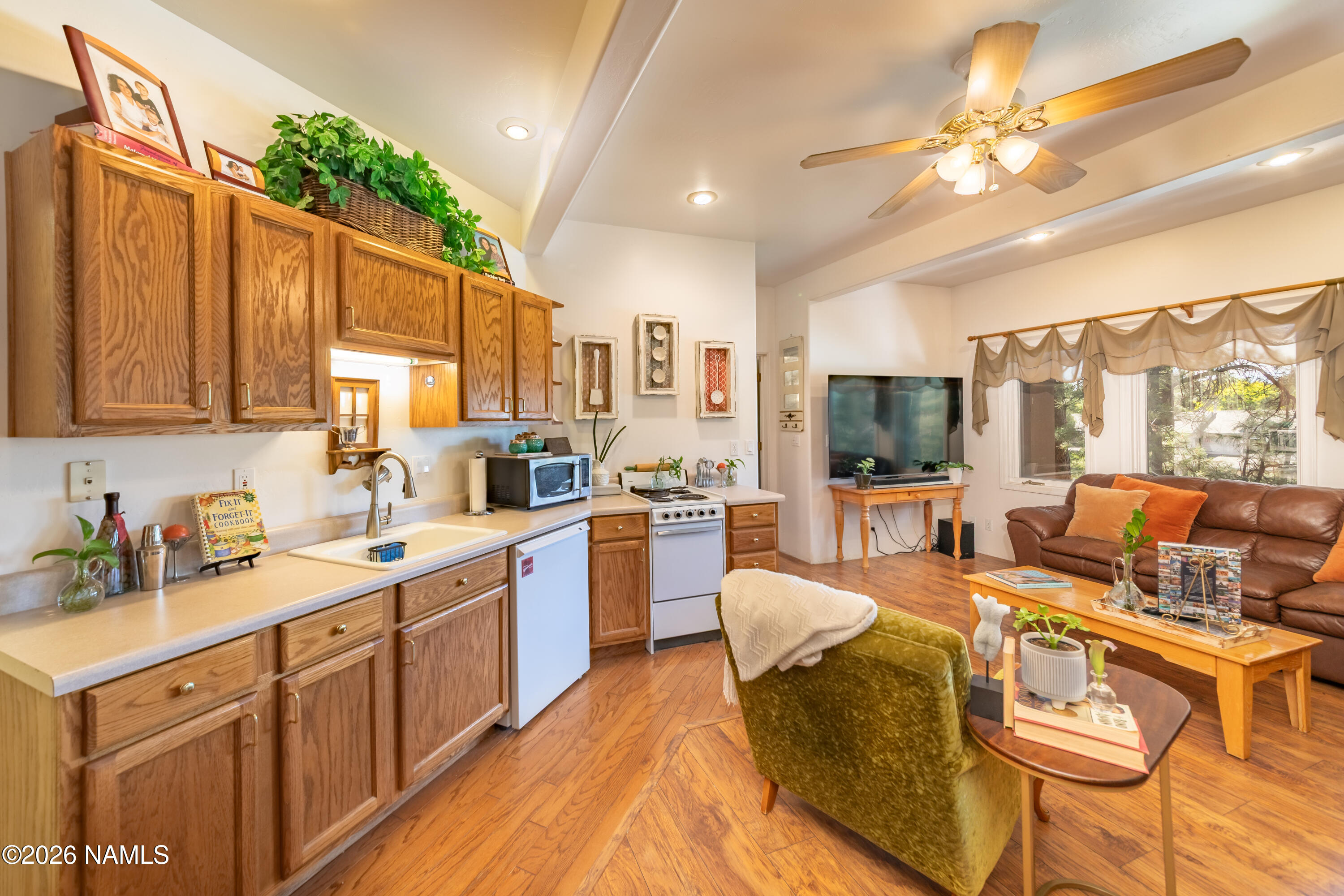4338 E Rustic Knolls Lane