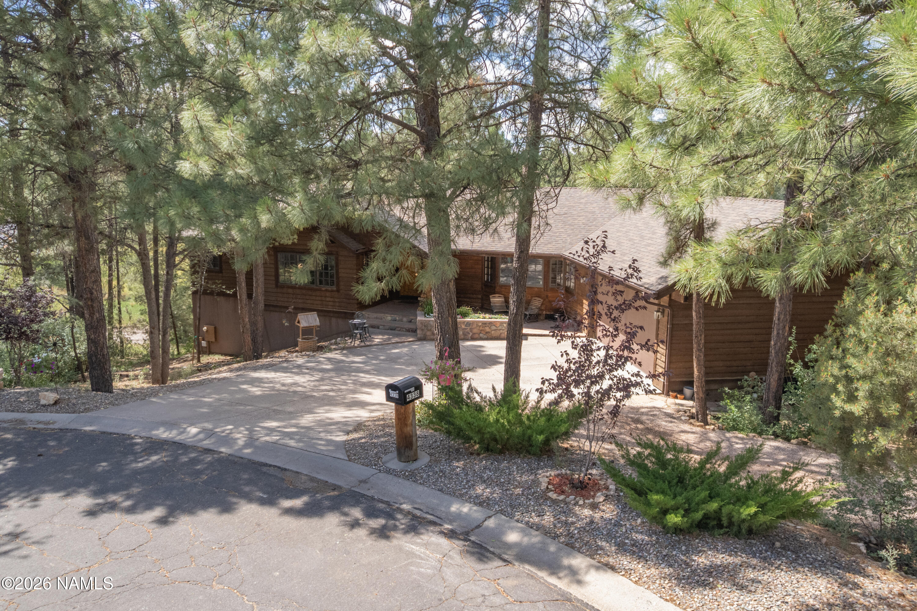 4338 E Rustic Knolls Lane