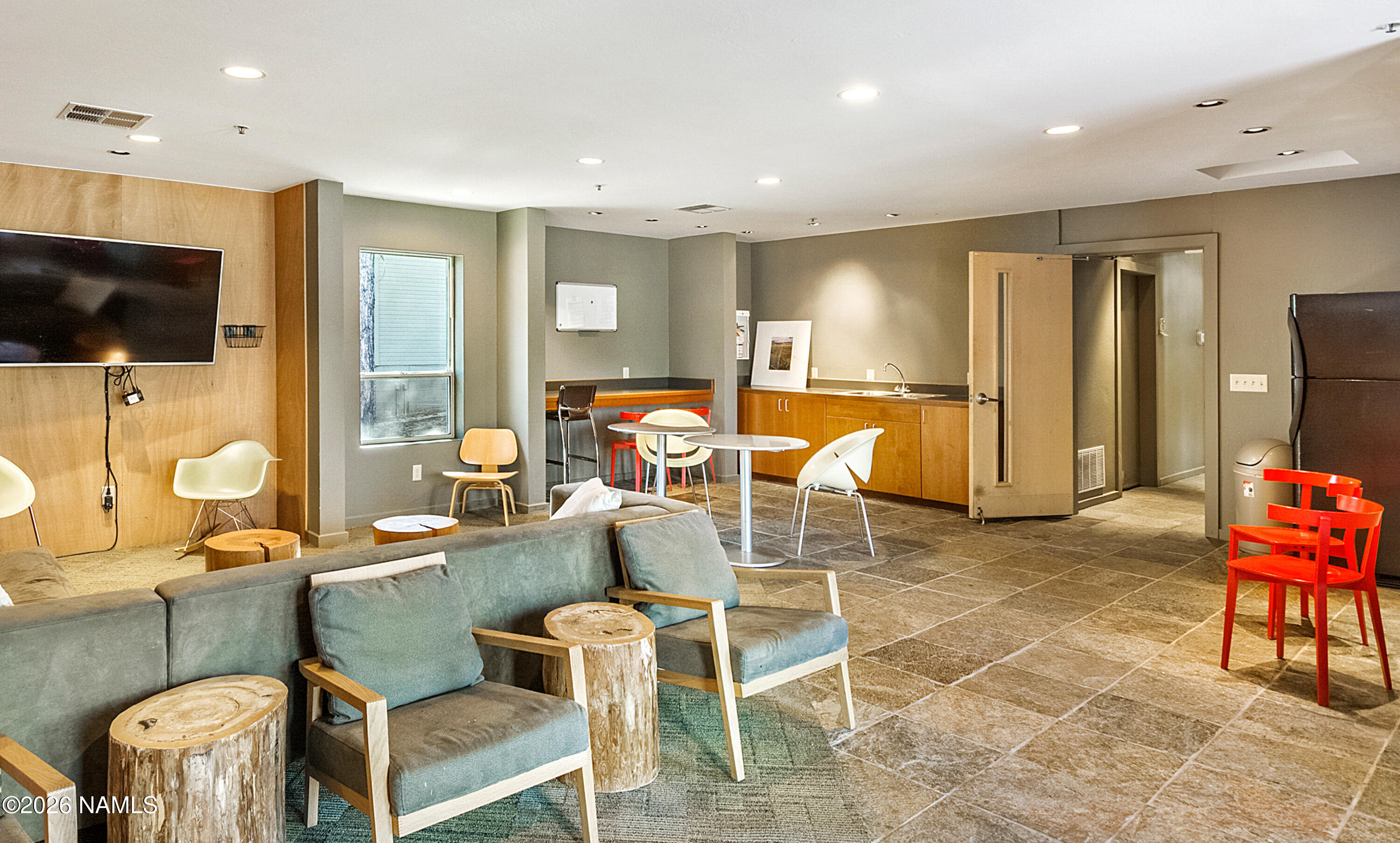 1385 W University Avenue B6-247