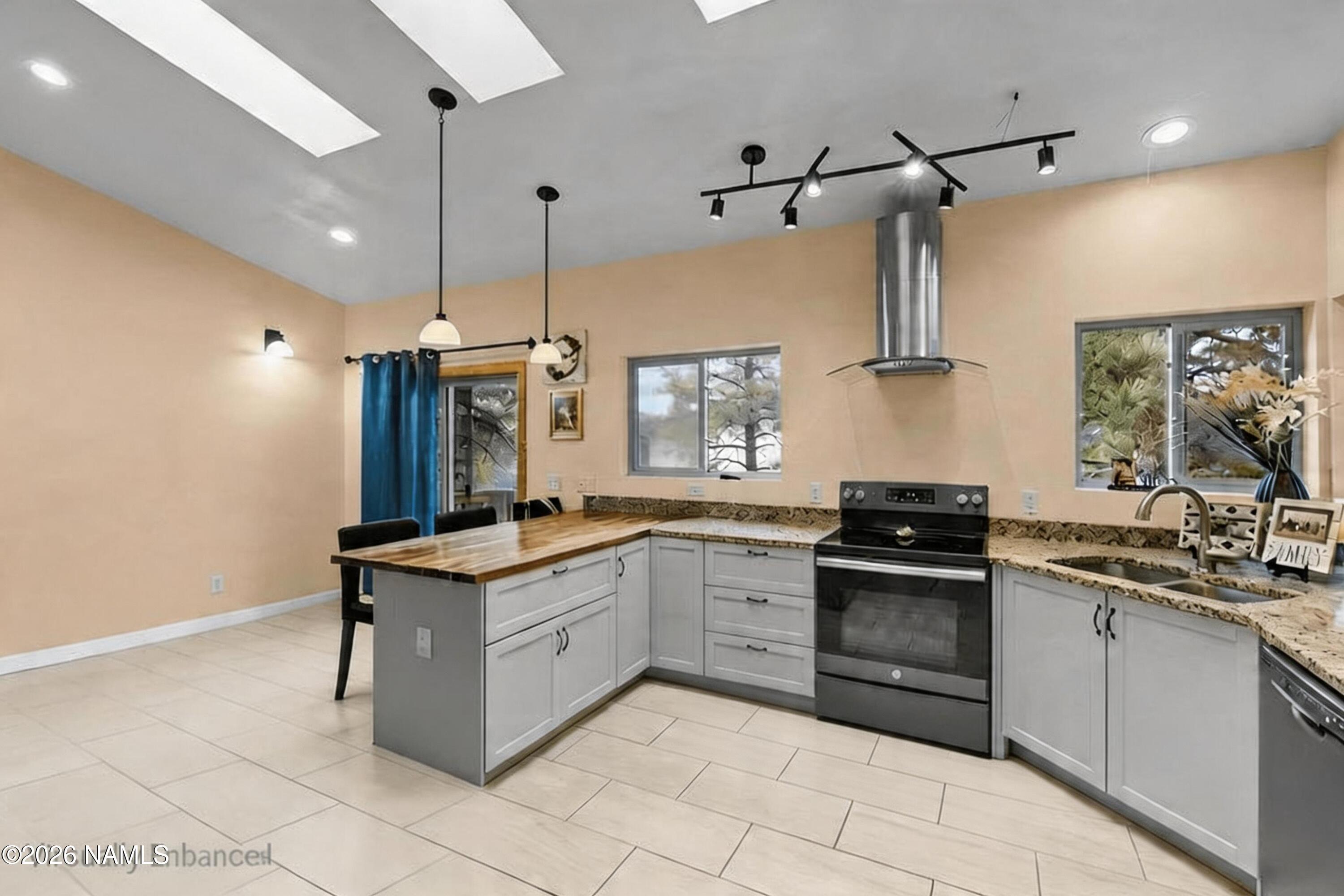 795 E Ponderosa Parkway