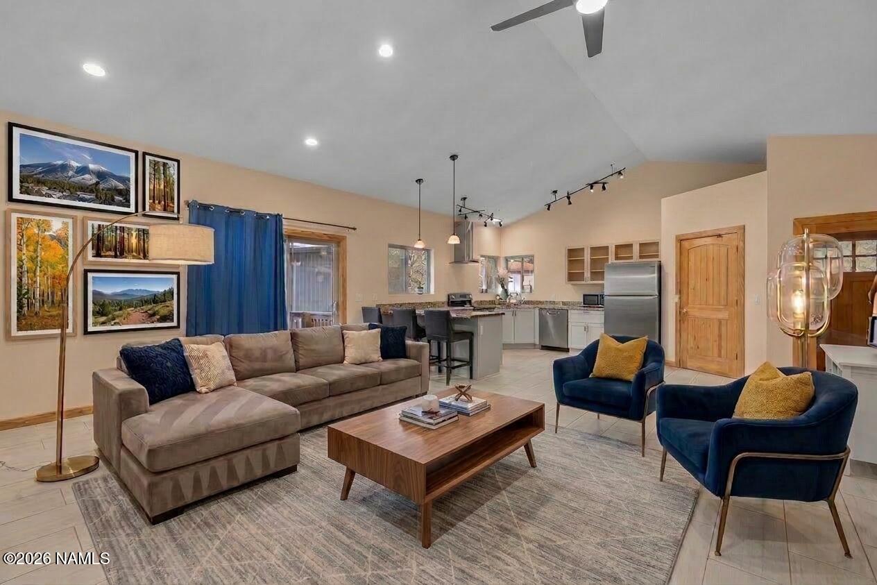 795 E Ponderosa Parkway