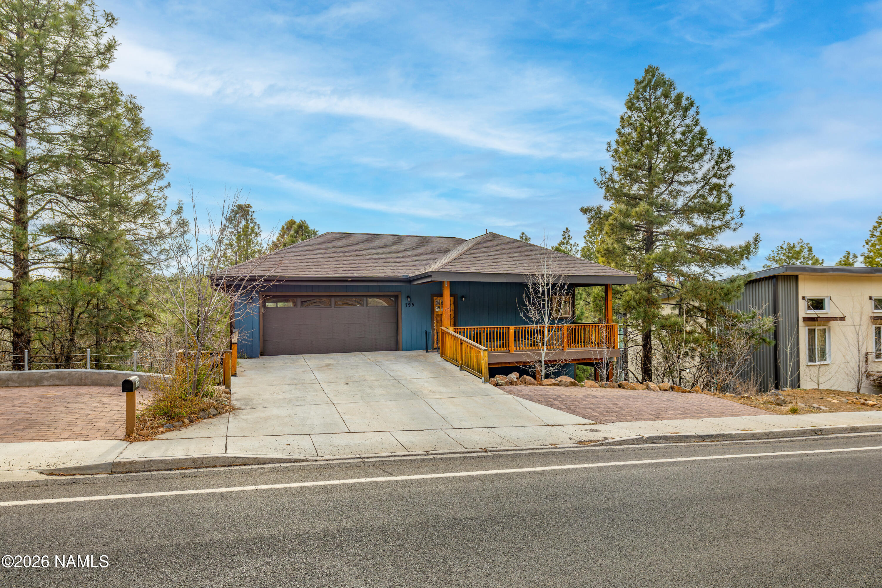 795 E Ponderosa Parkway