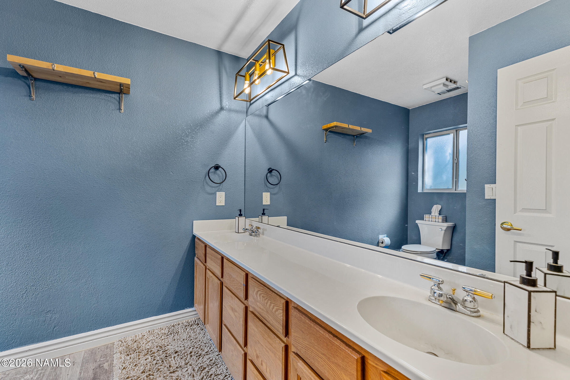 21 E Mohawk Drive