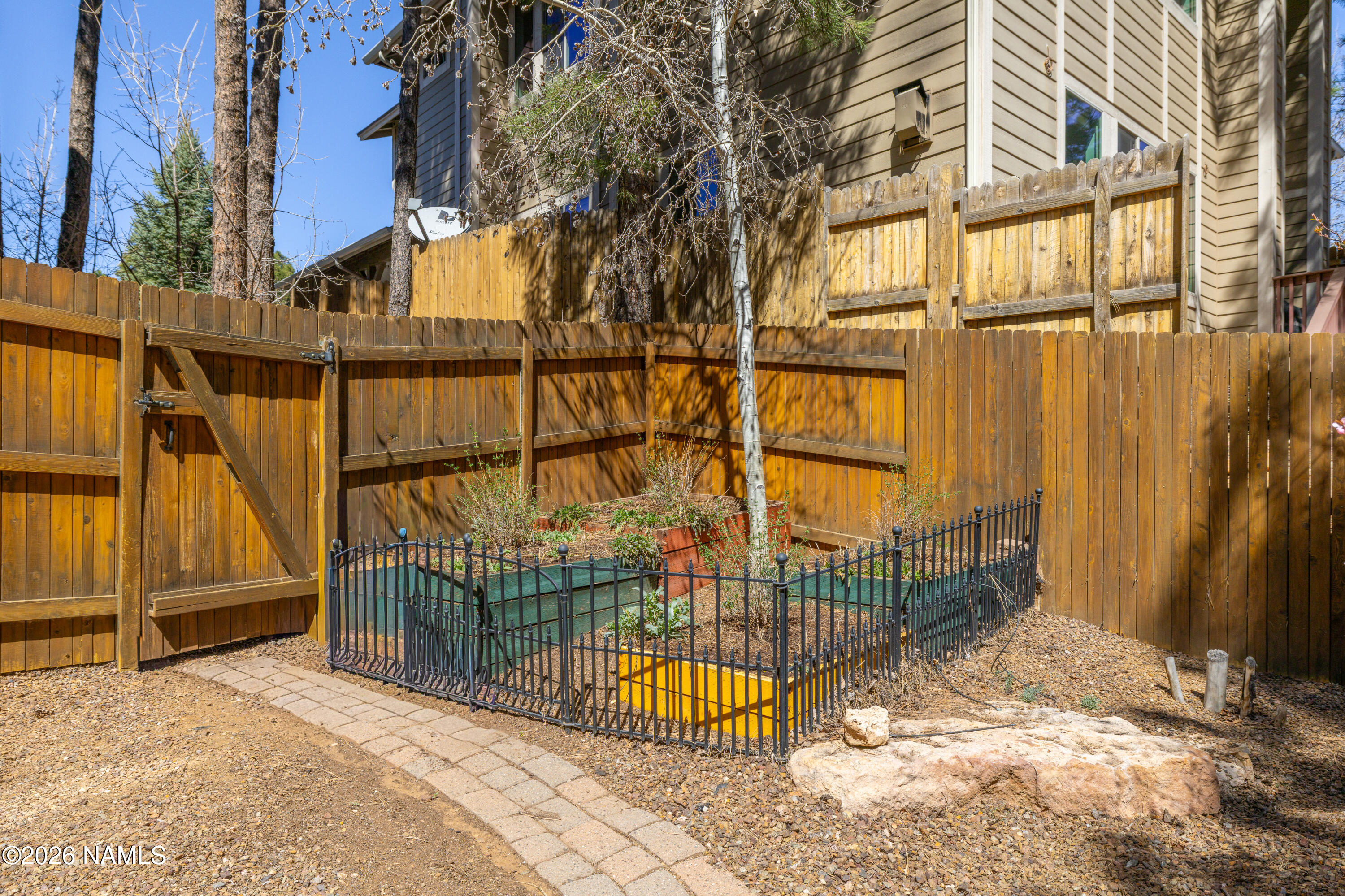 1152 N Flowing Springs Trail