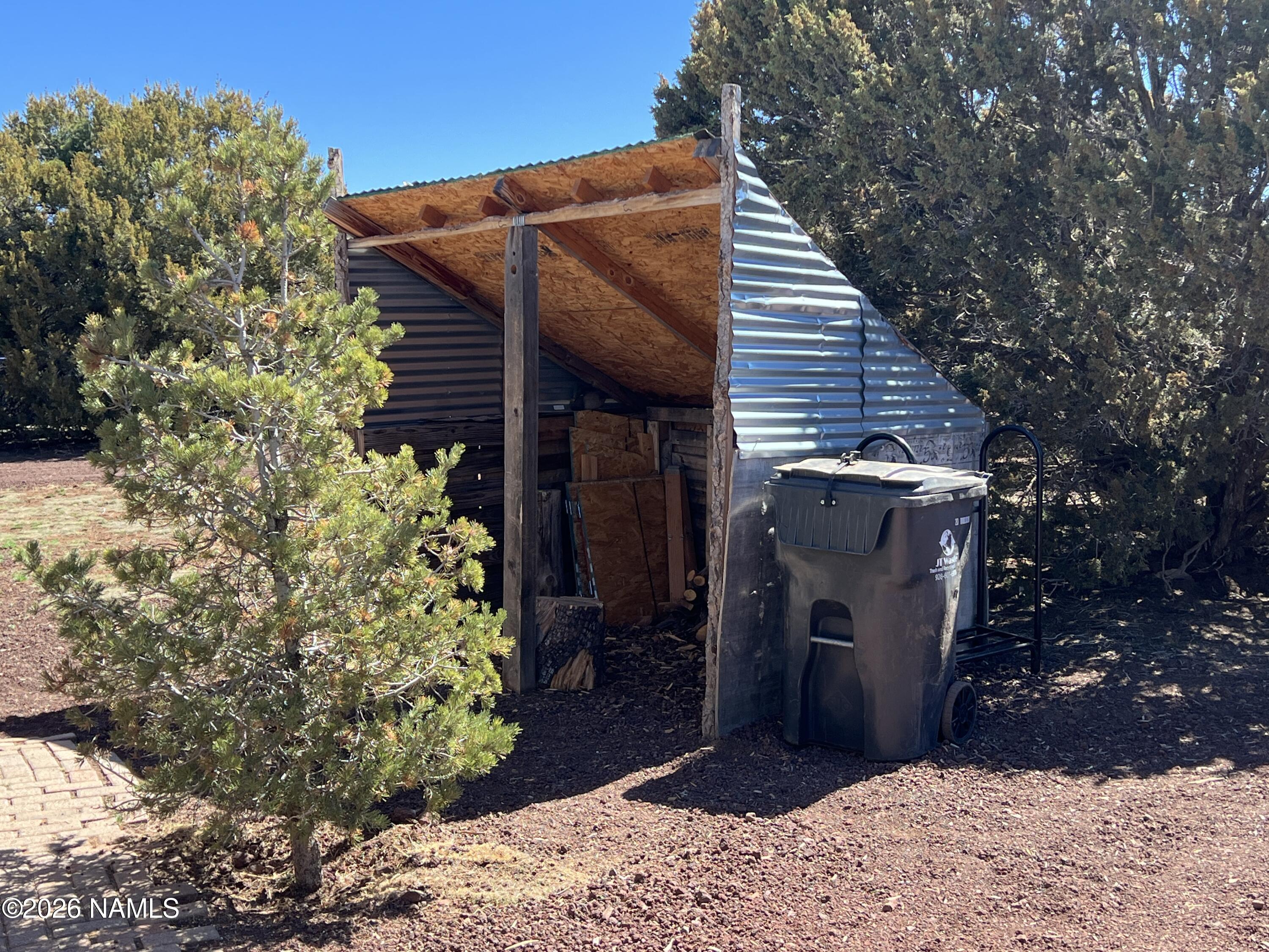 327 E Greenbriar Drive