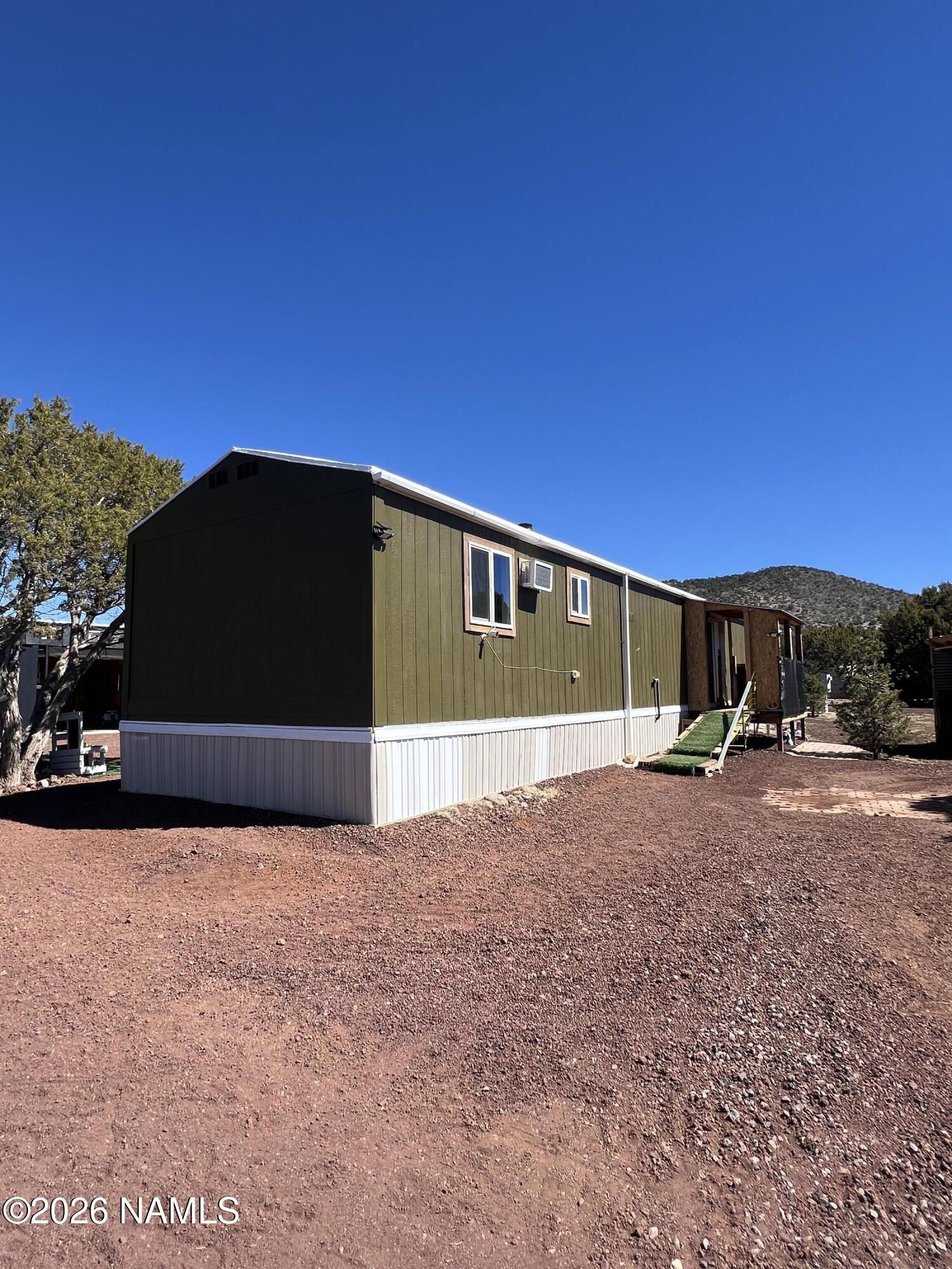 327 E Greenbriar Drive