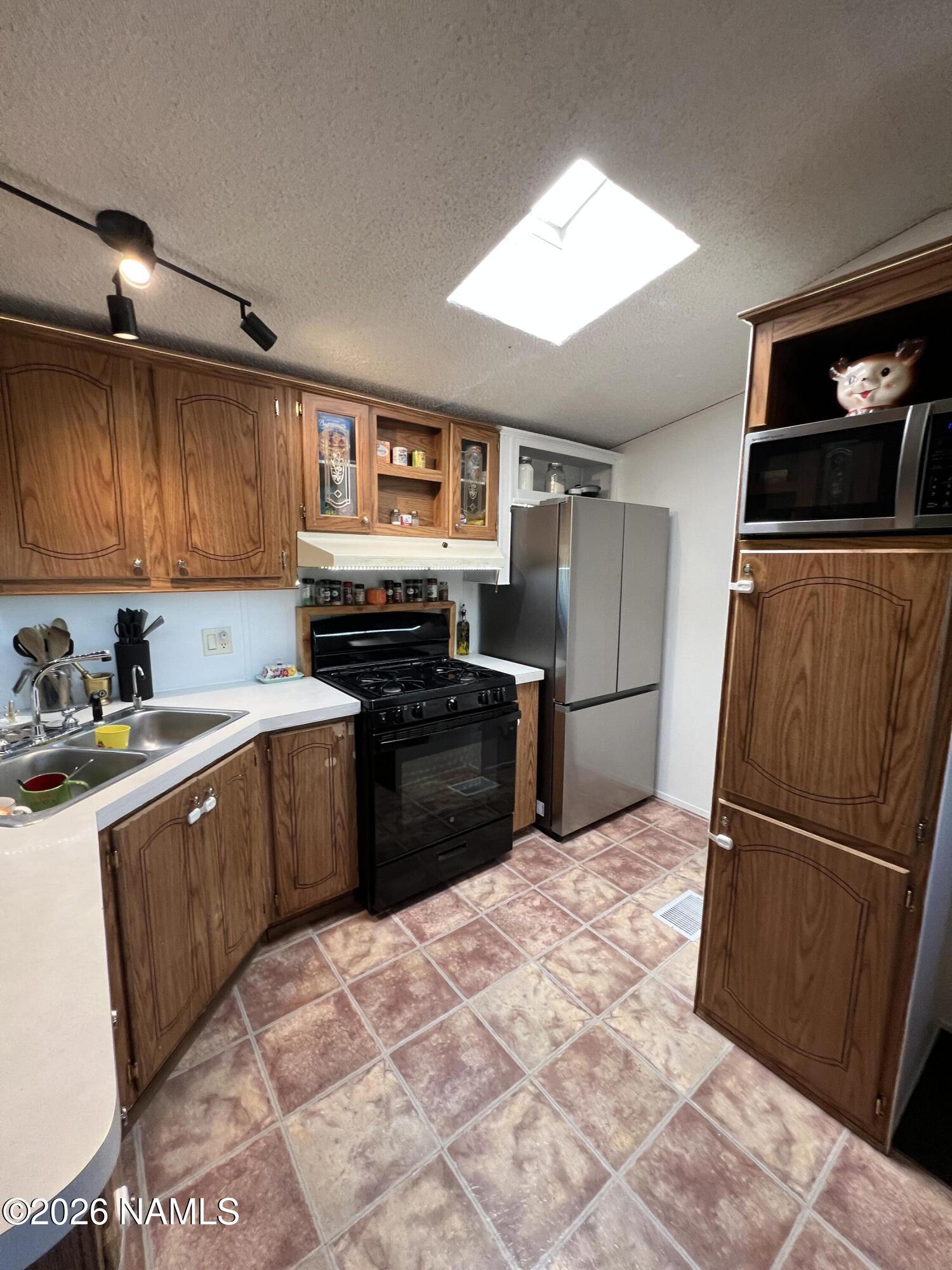 327 E Greenbriar Drive