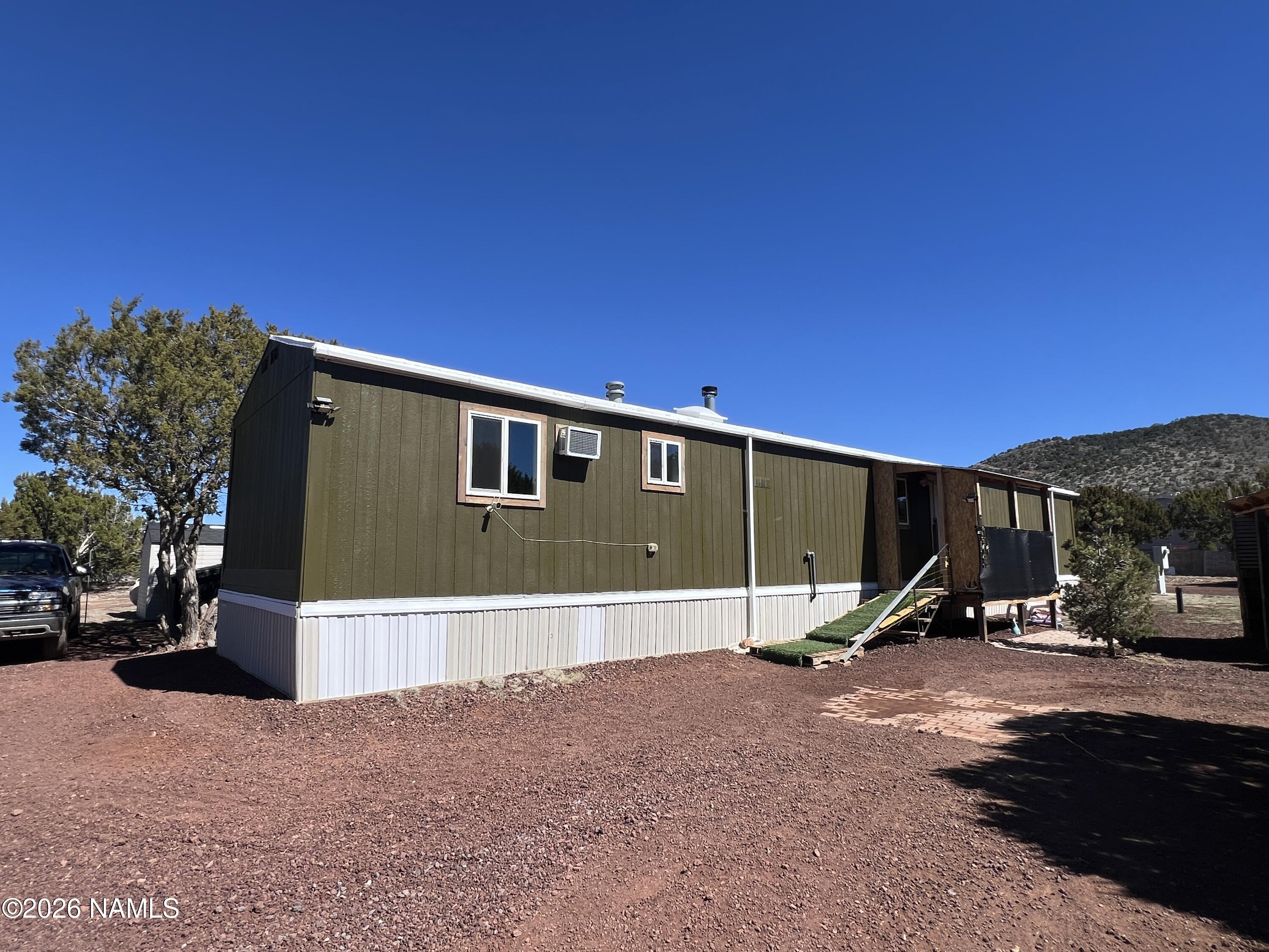 327 E Greenbriar Drive