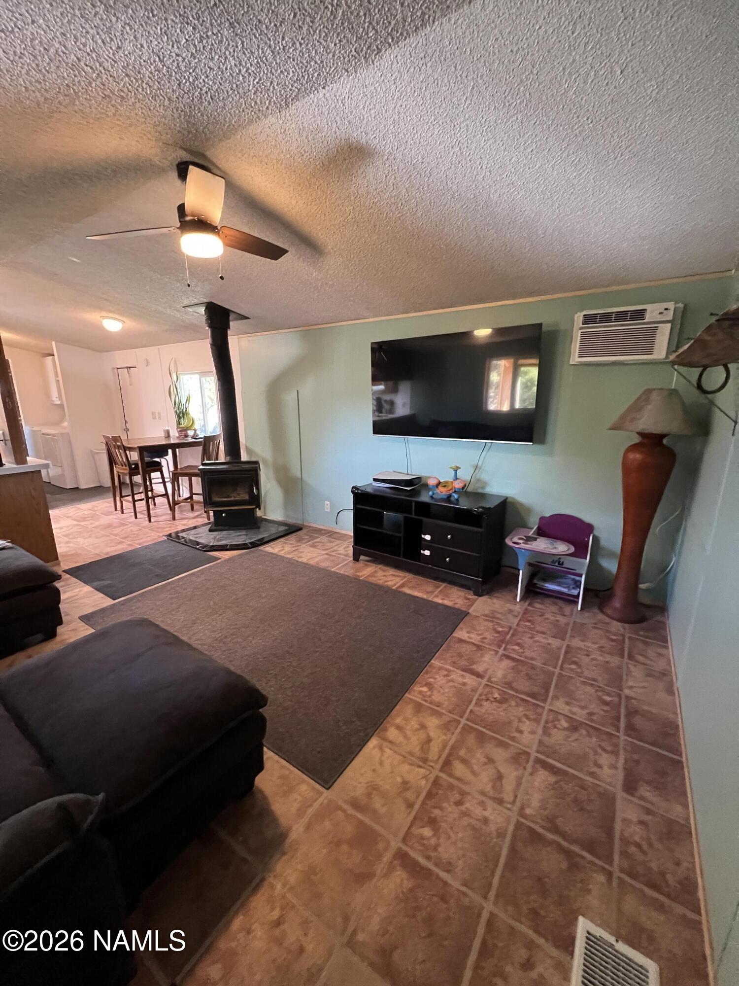 327 E Greenbriar Drive
