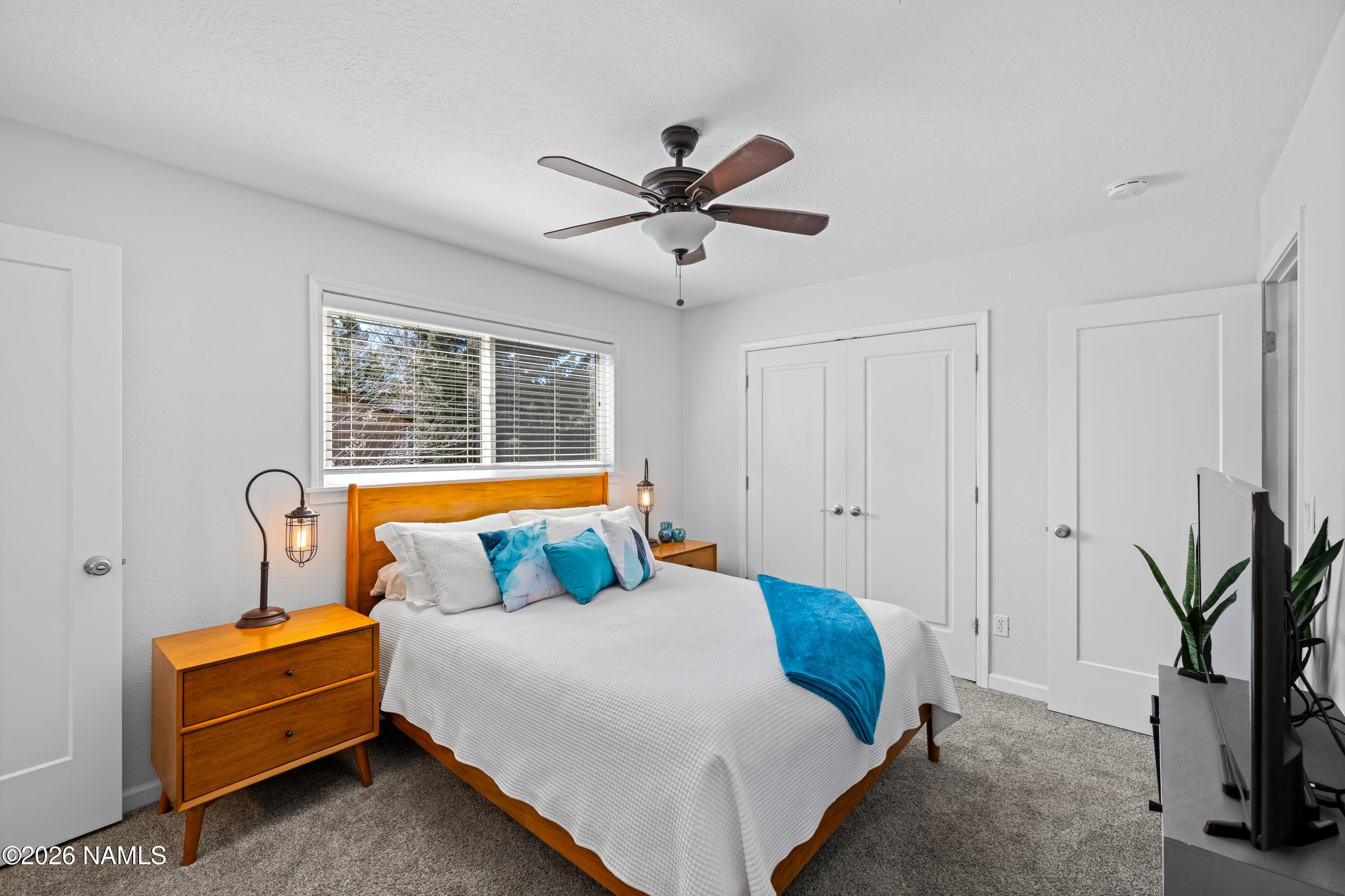 2536 E Eva Loop
