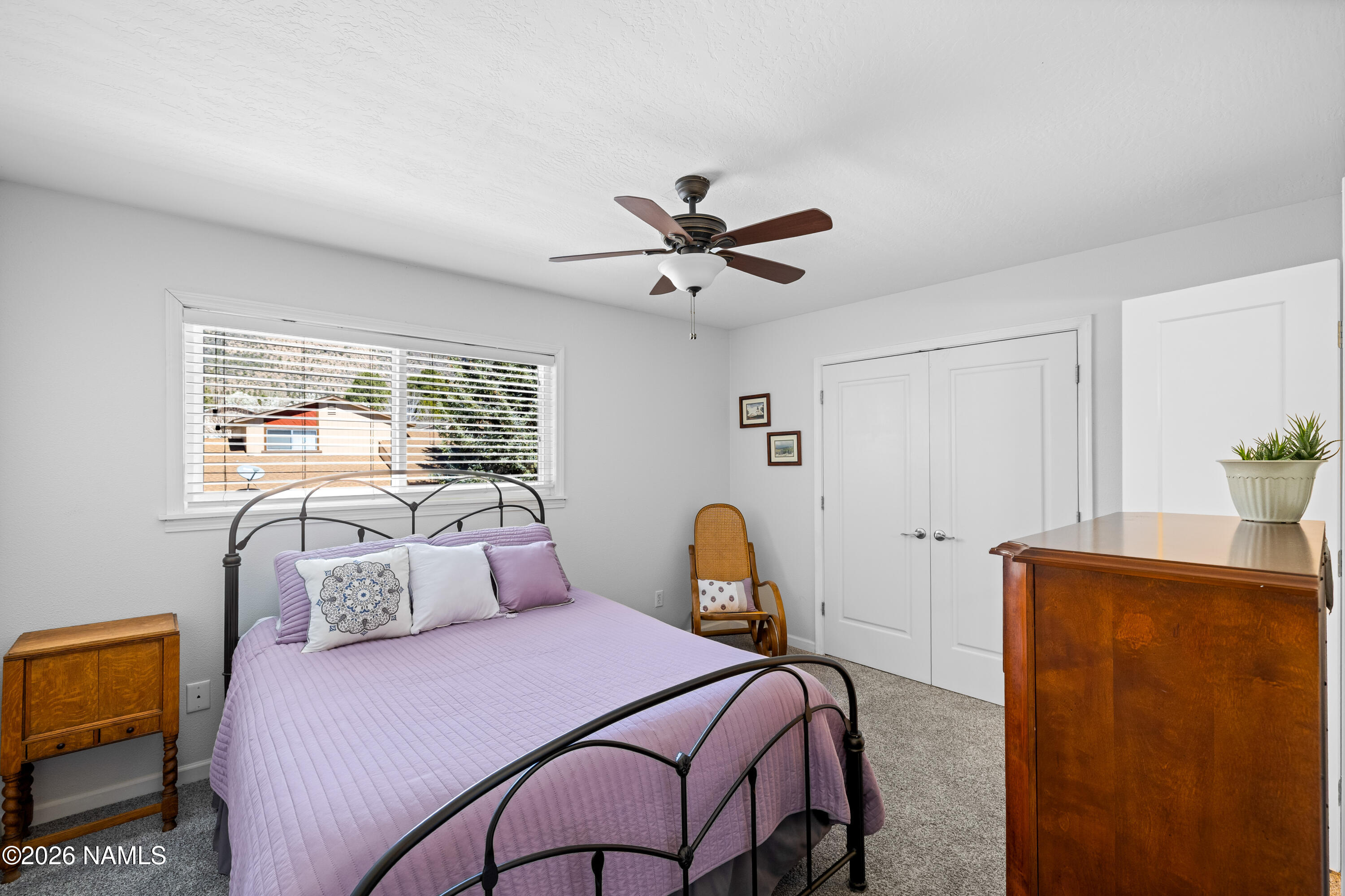 2536 E Eva Loop
